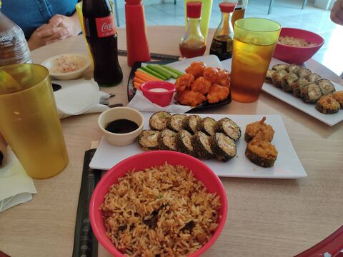 Tomodachi Sushi Restaurant image 6