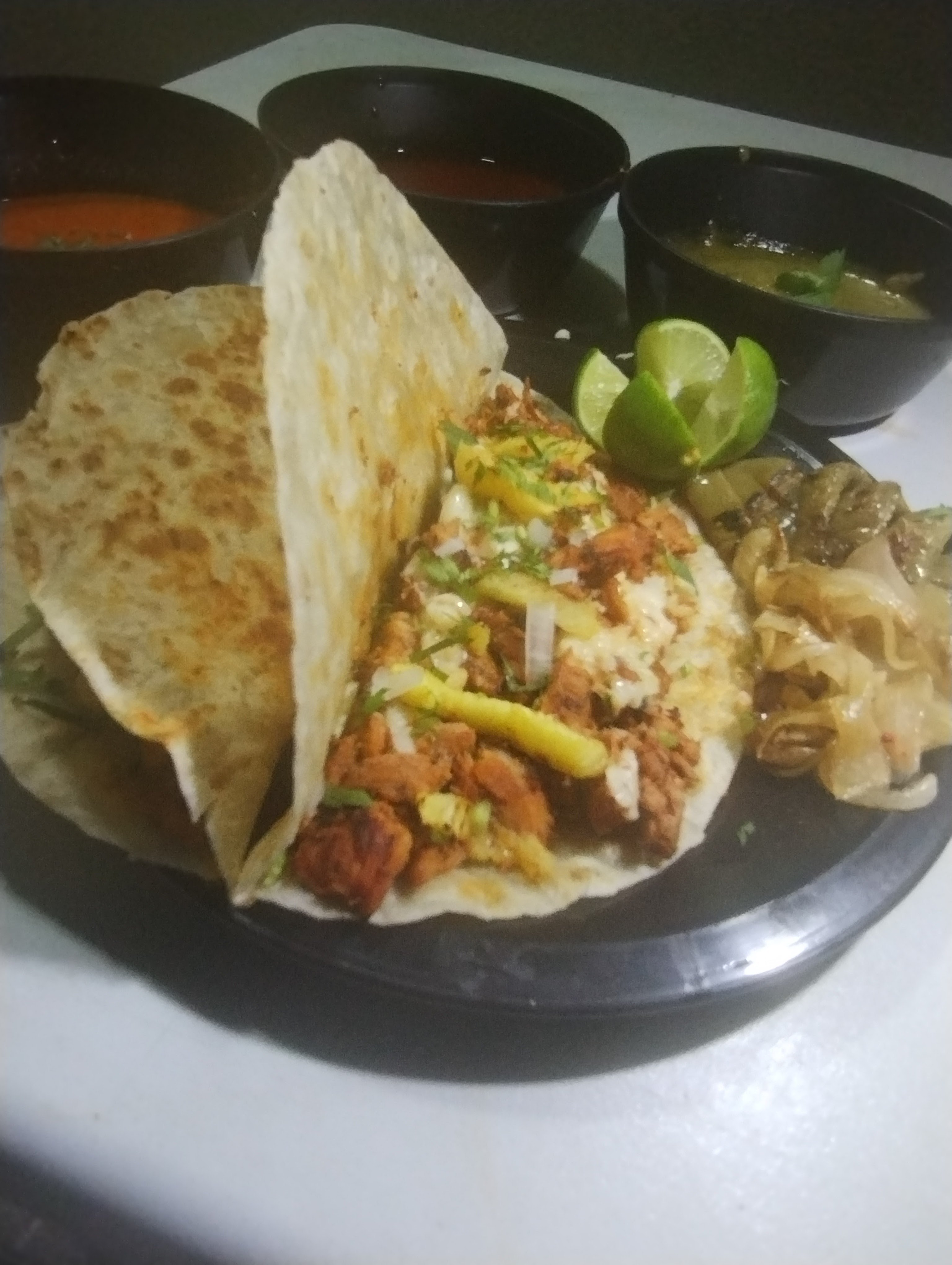 Tacos El Vecino image 2