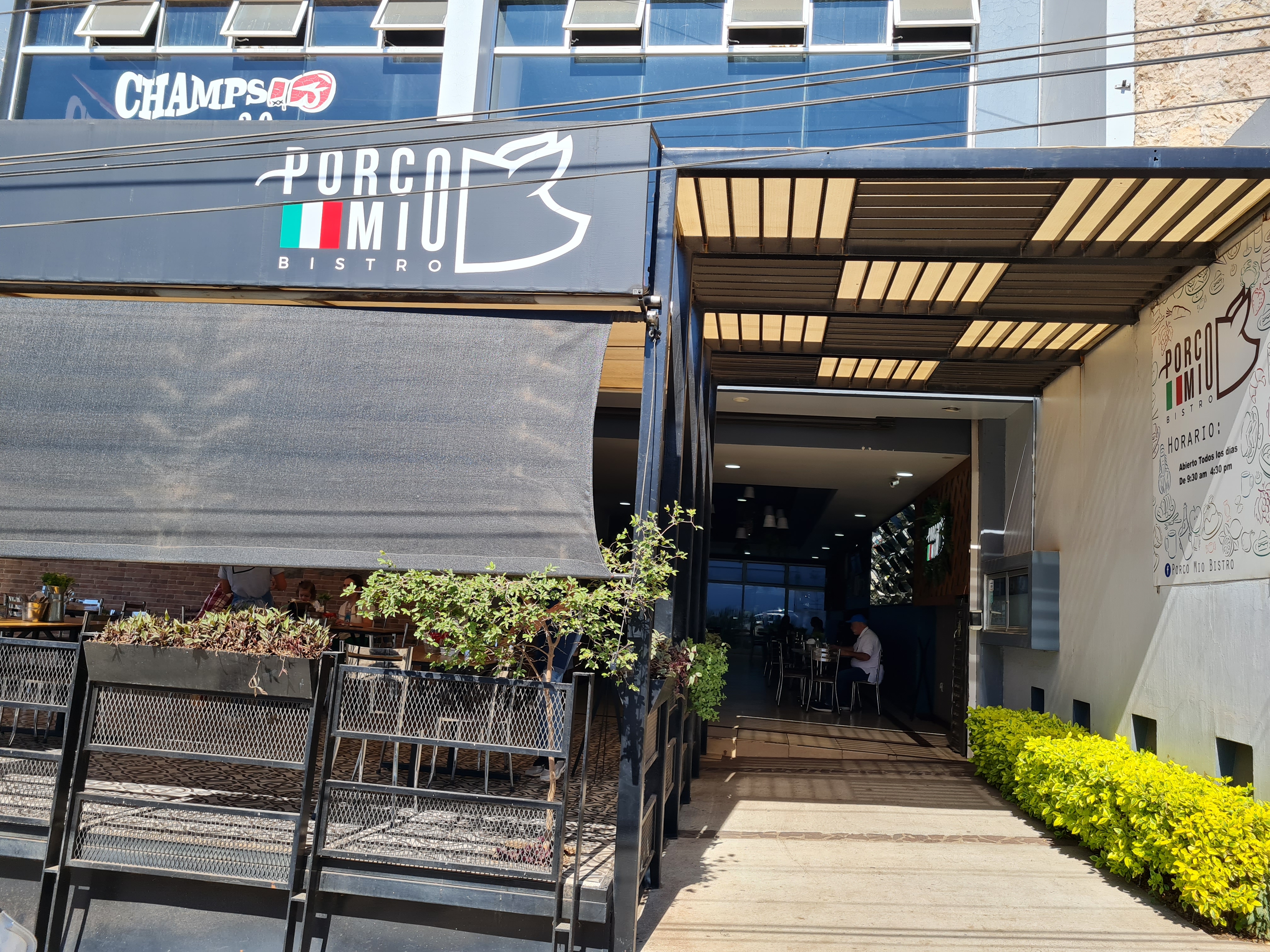 Porco Mio Bistro image 6