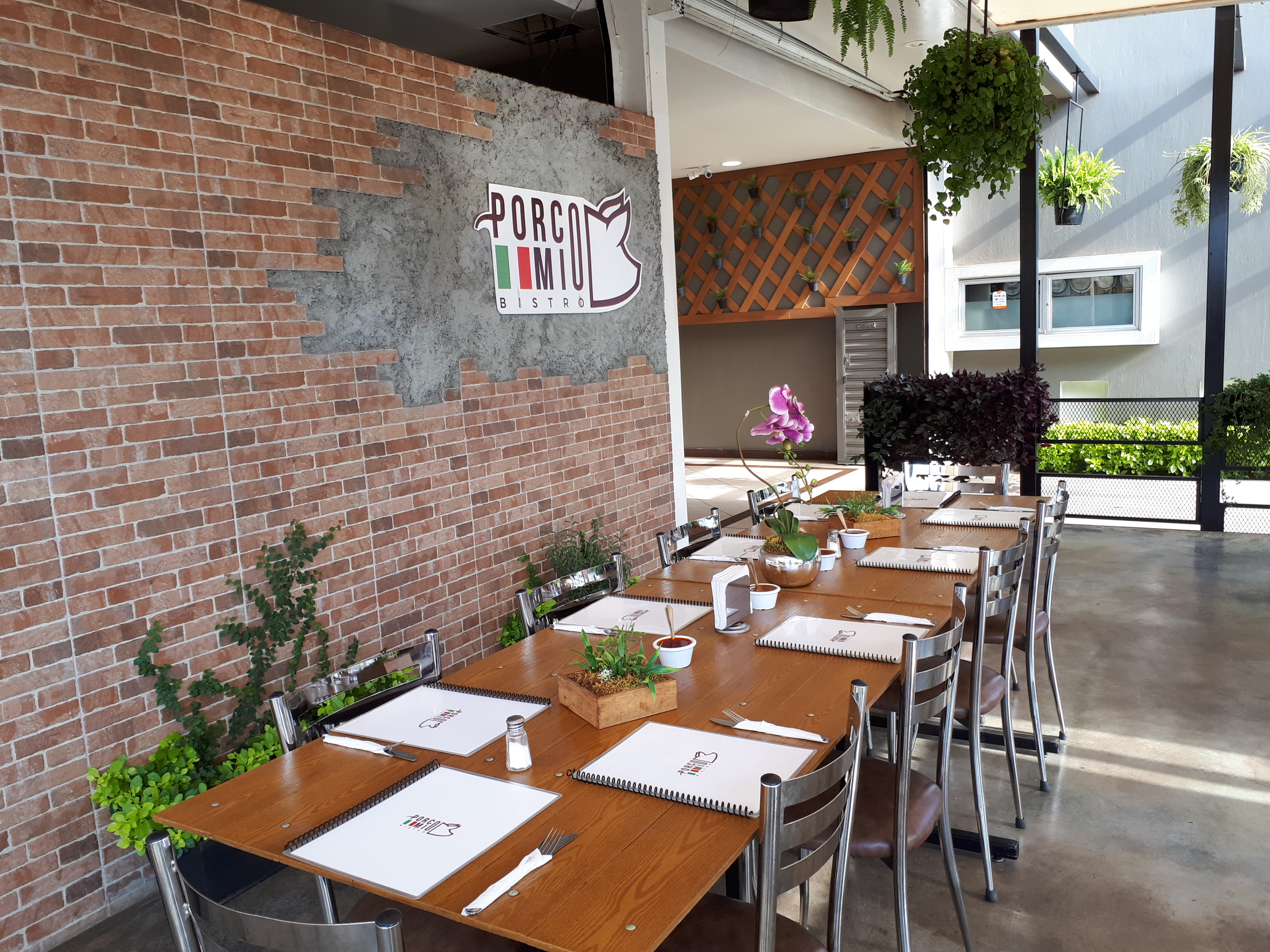 Porco Mio Bistro image 10