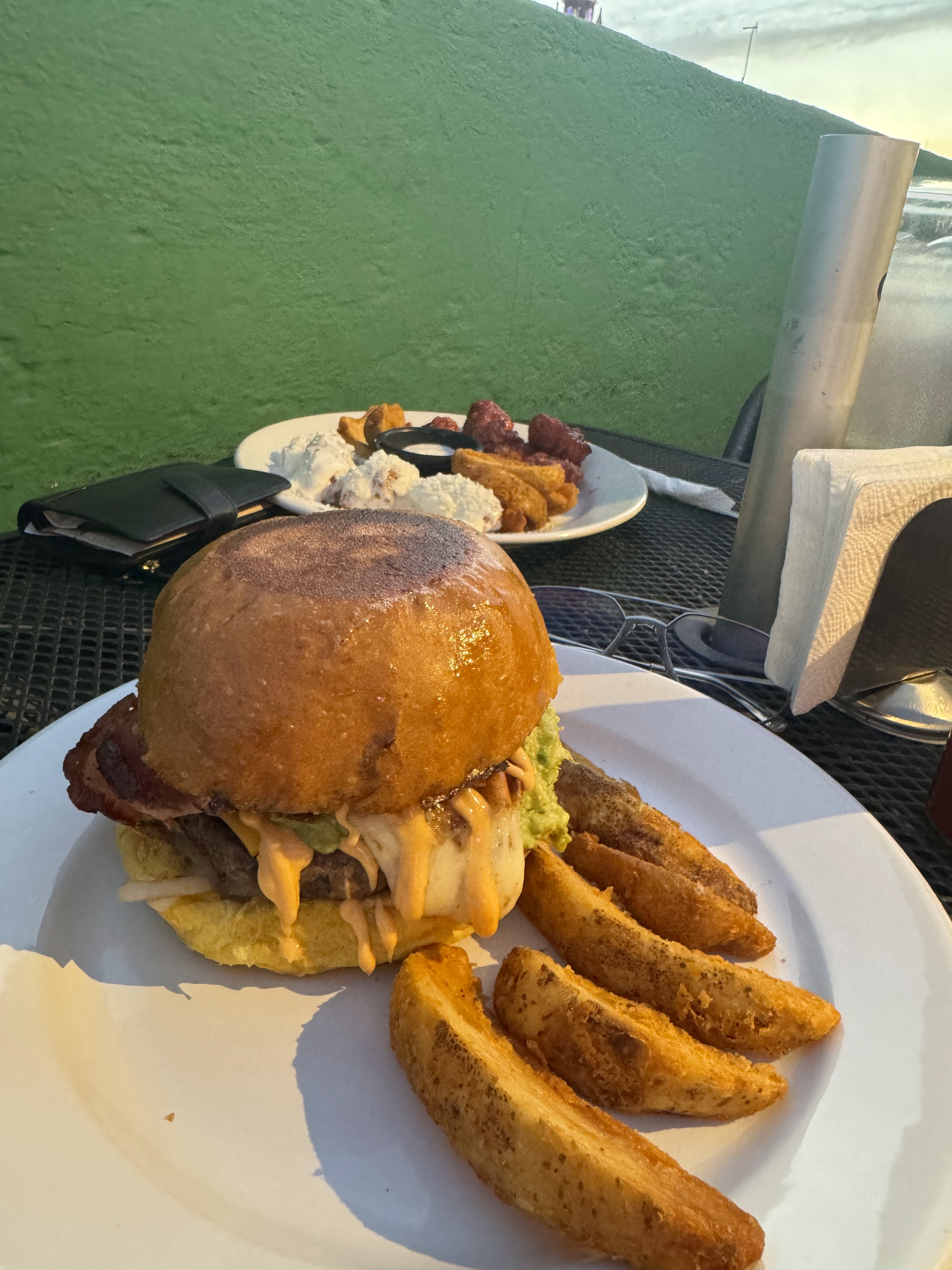 Brooklyn Burger & Grill Cholula image 3