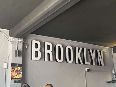 Brooklyn Burger & Grill Cholula image 8