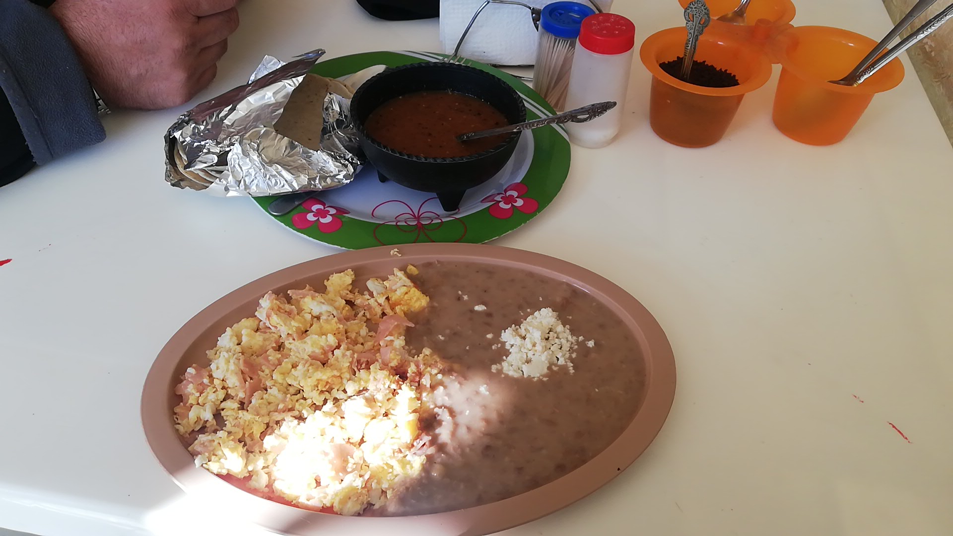 Los Tres Chefs image 2