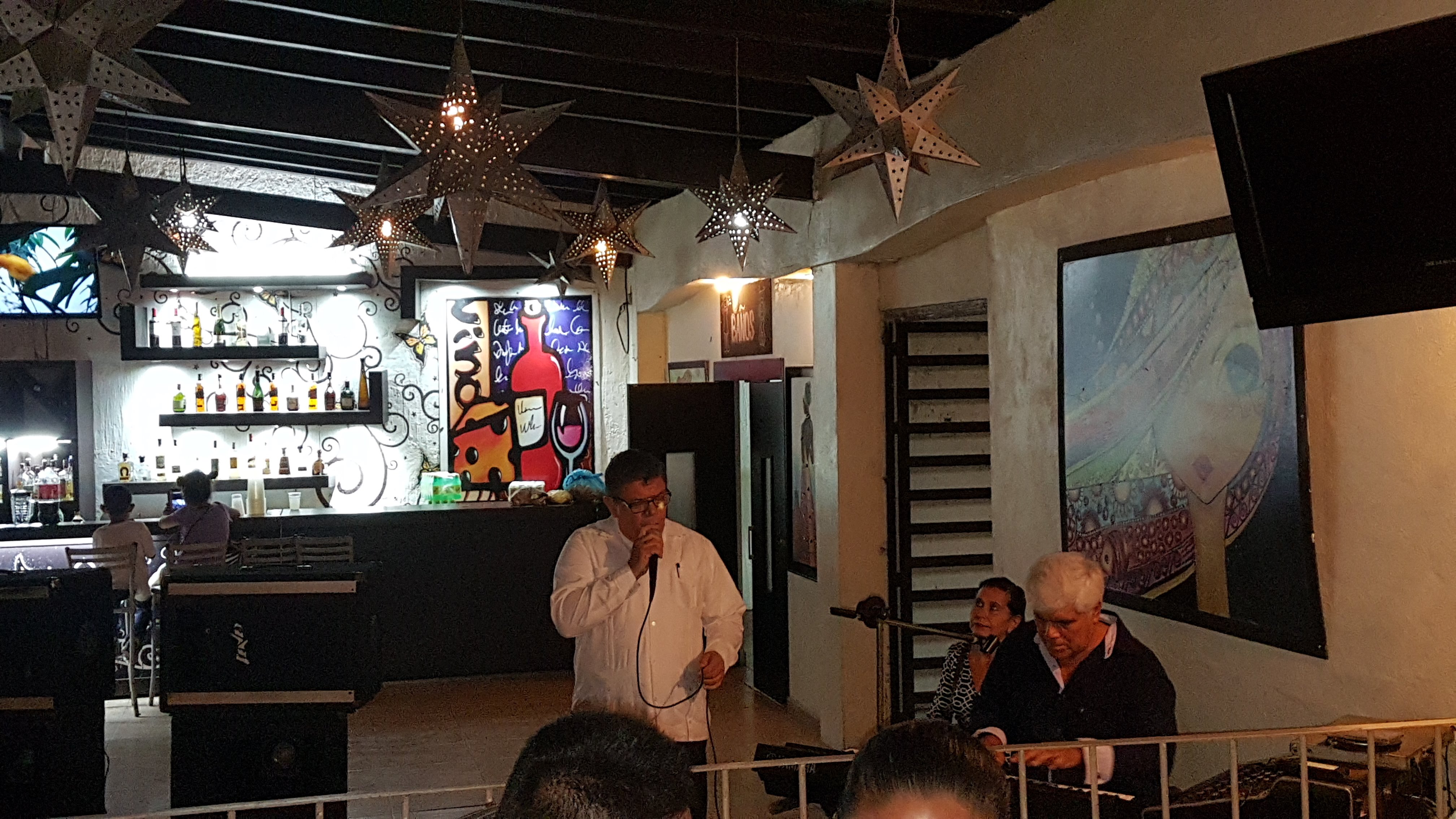 Encuentros restataurante bar image 3