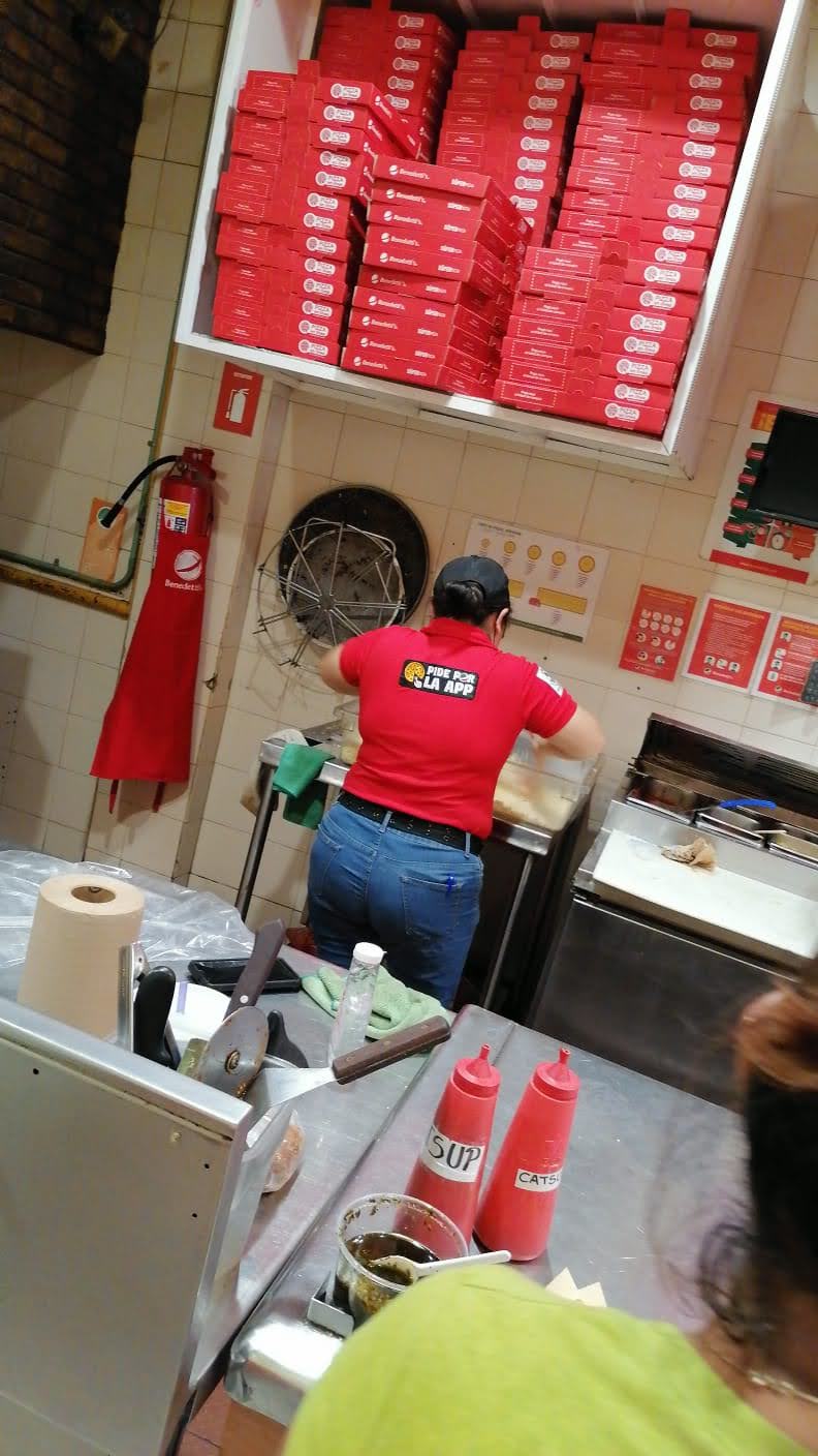 Benedetti's Pizza 18 de Julio image 5