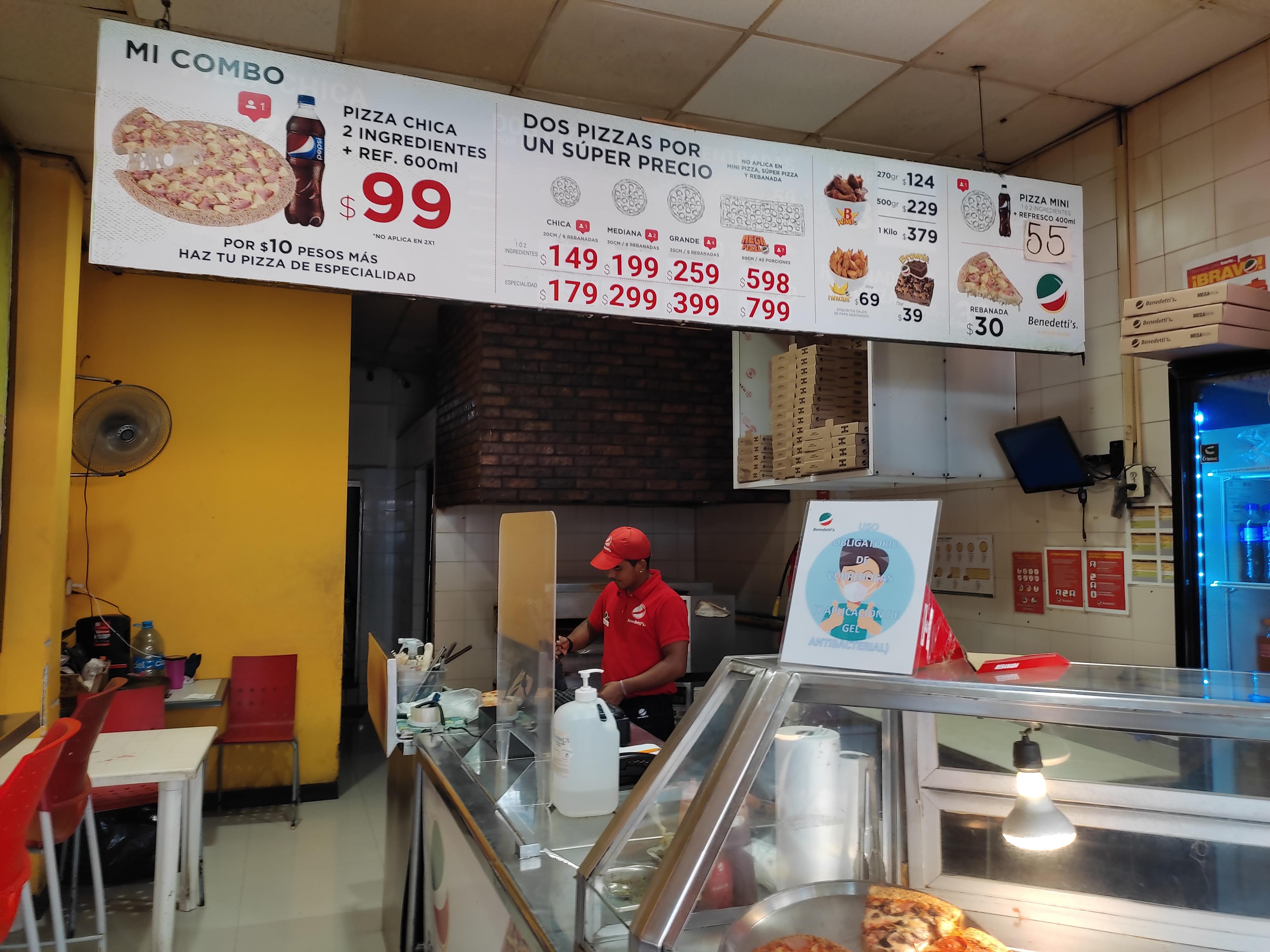 Benedetti's Pizza 18 de Julio image 6