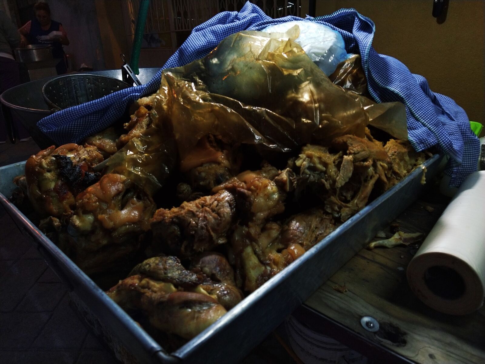 Carnitas y chicharrones Mora. image 3