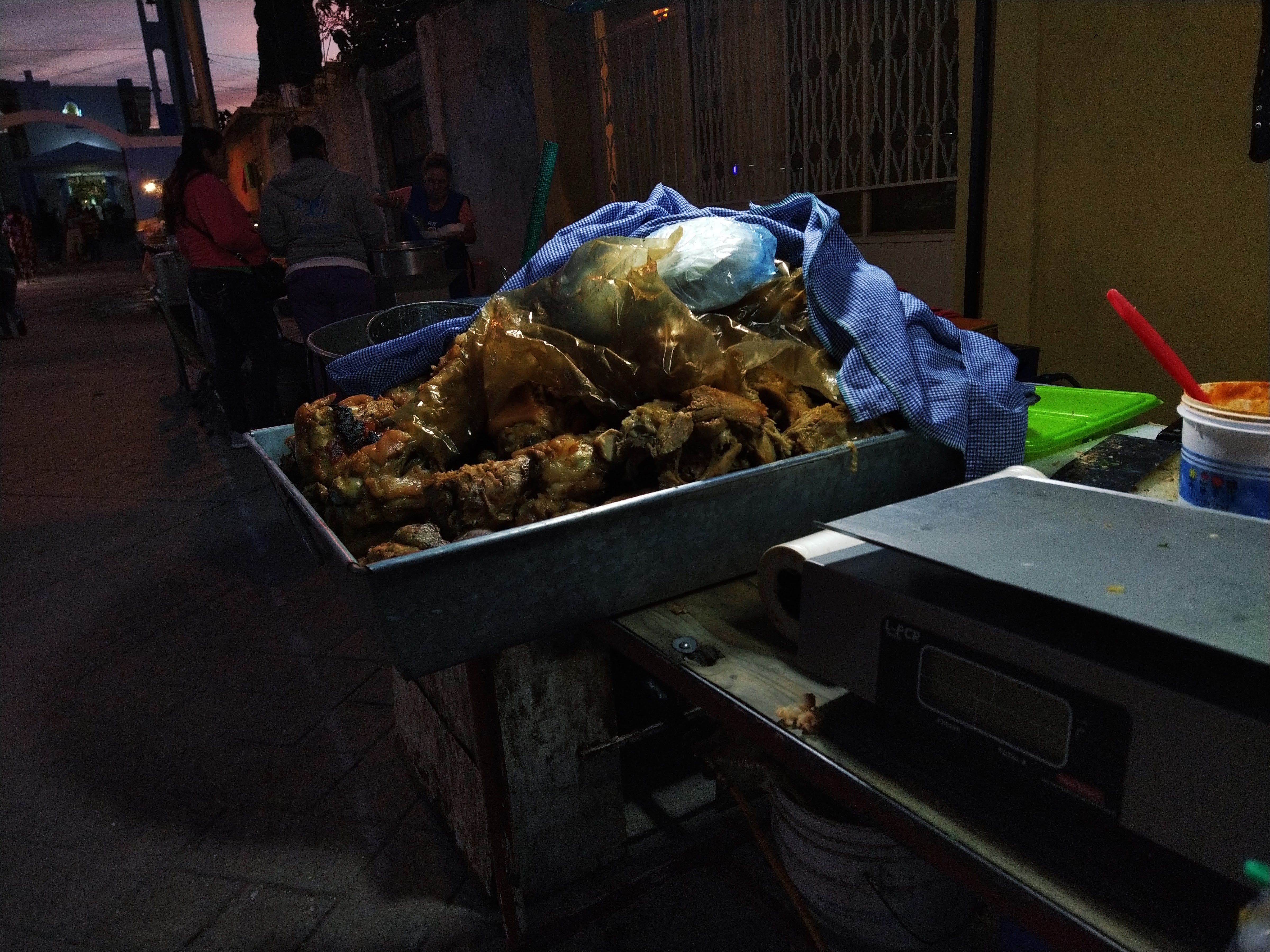 Carnitas y chicharrones Mora. image 4