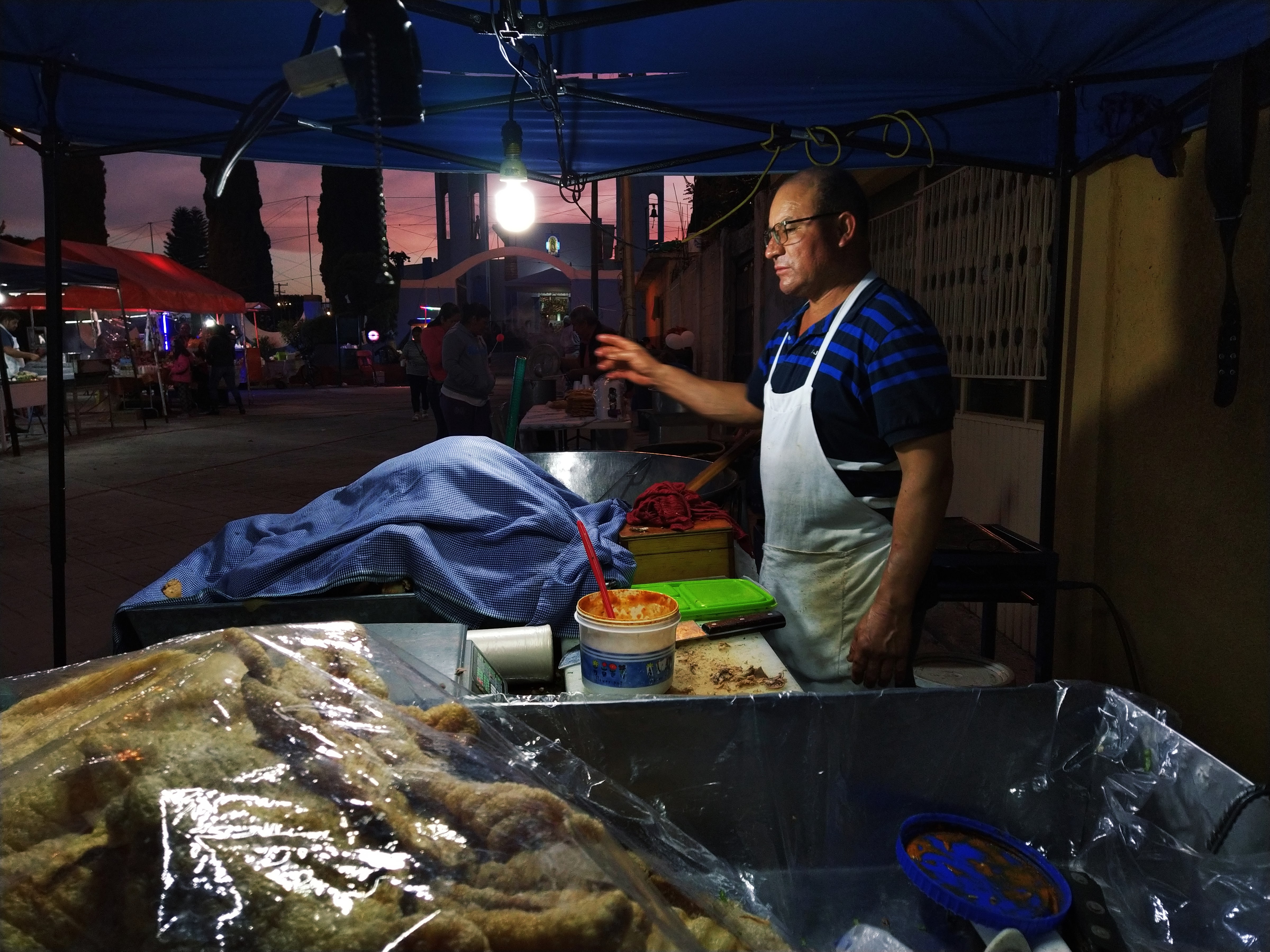 Carnitas y chicharrones Mora. image 6