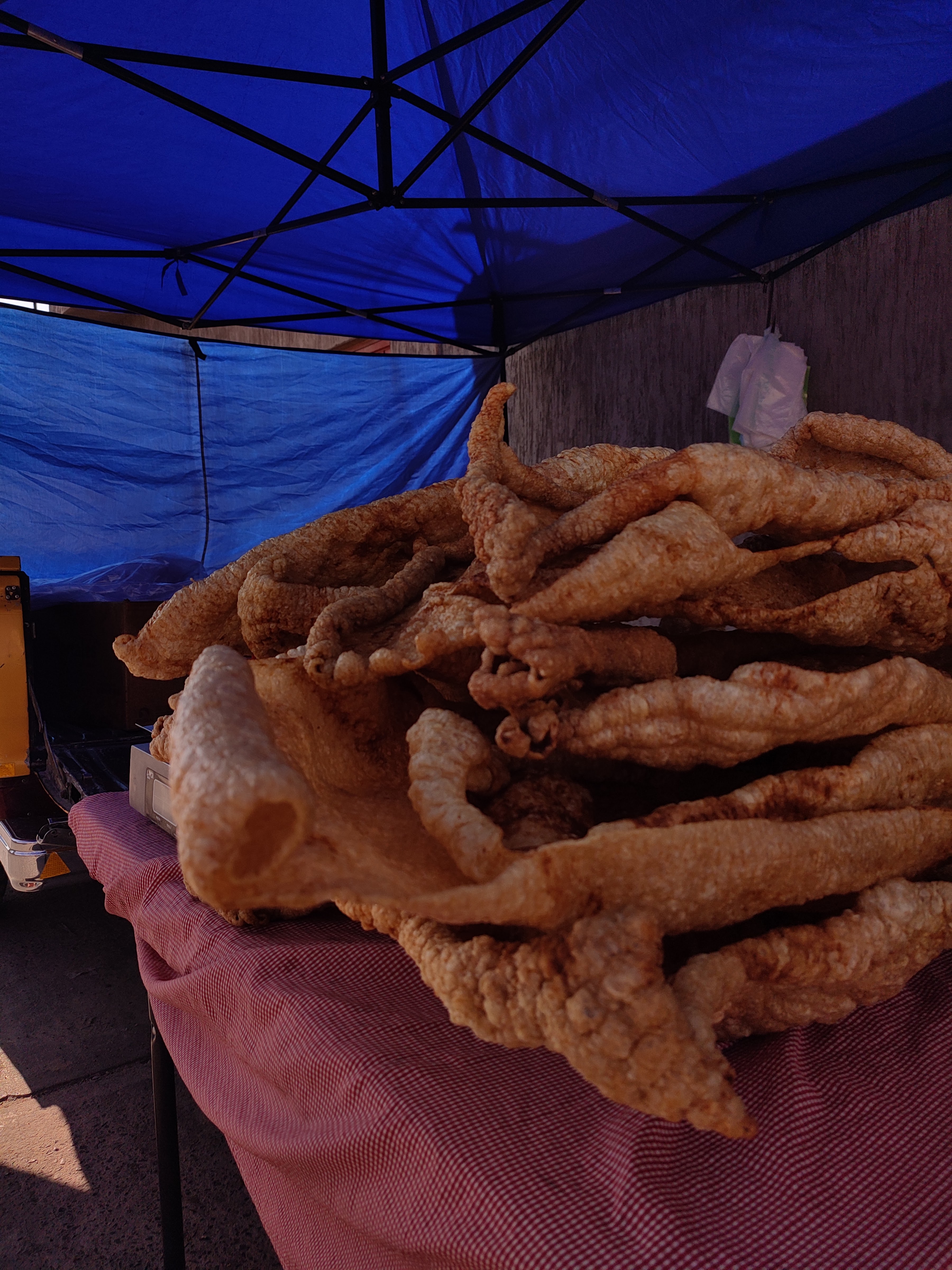 Carnitas y chicharrones Mora. image 7