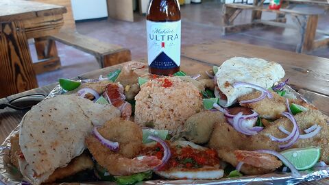 LAS ROCKAS MARISCOS image 2