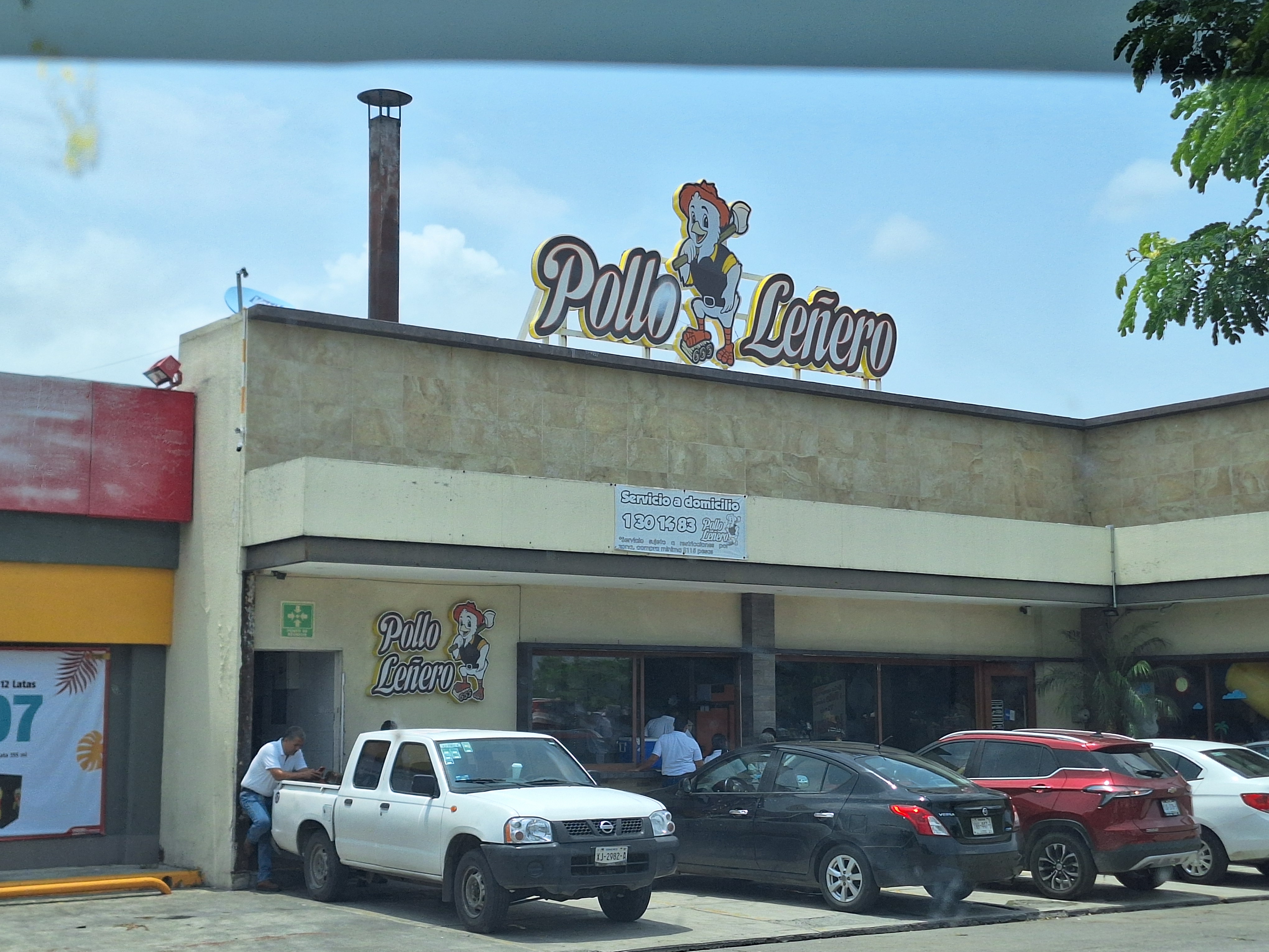 Pollo Leñero image 3