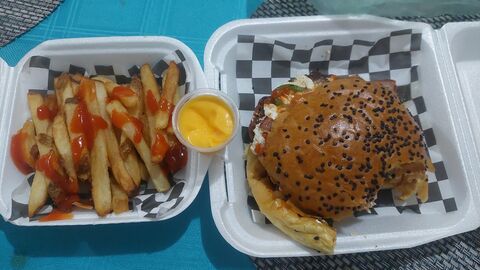LALO'S BURGERS image 2