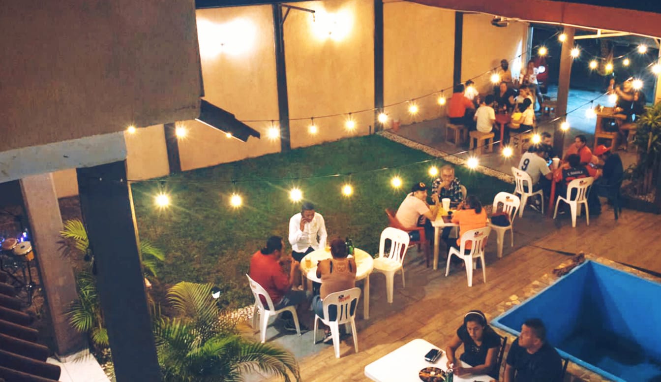 LALO'S BURGERS image 4