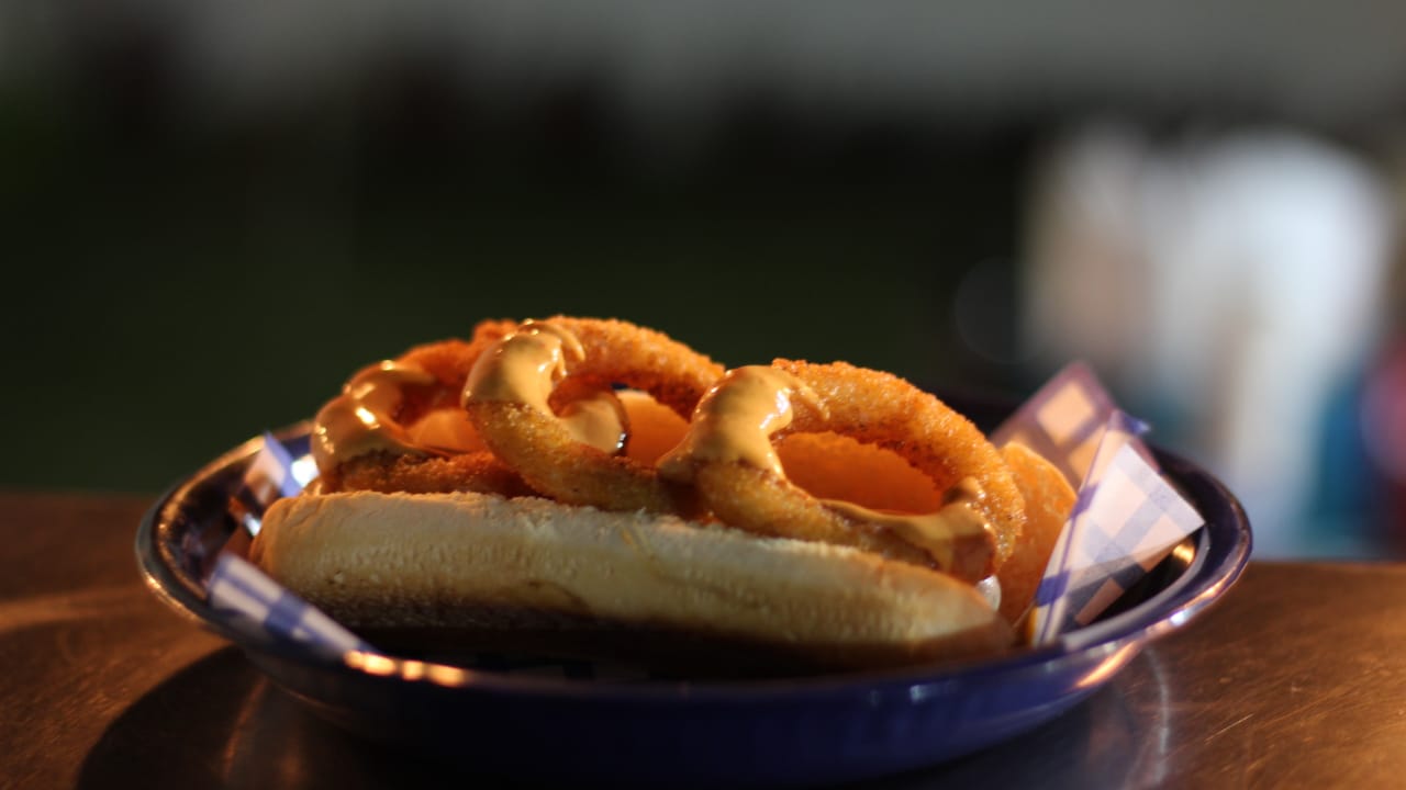 Dogos & Burgers image 8