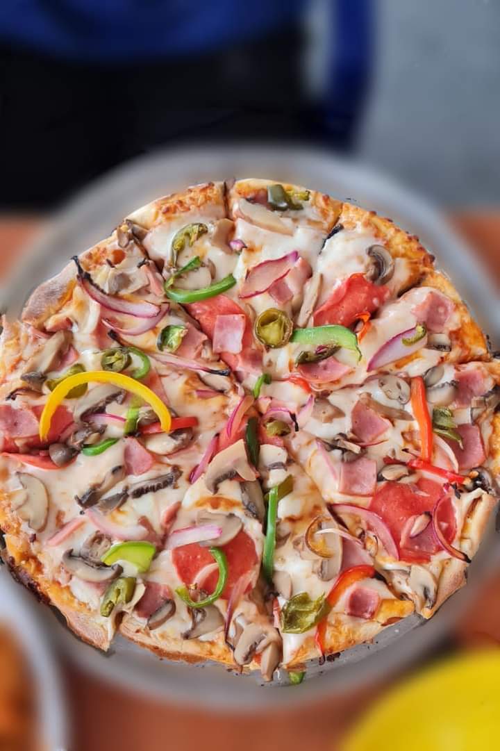 Pizzas style image 2
