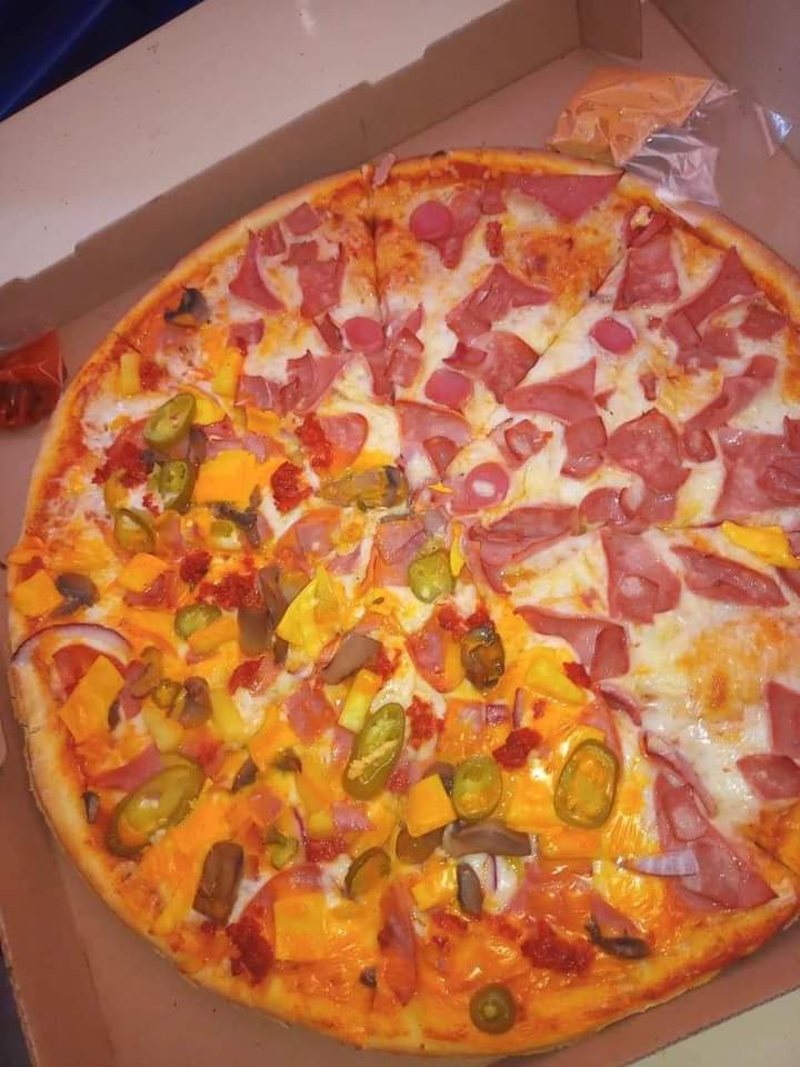 Pizzas style image 3