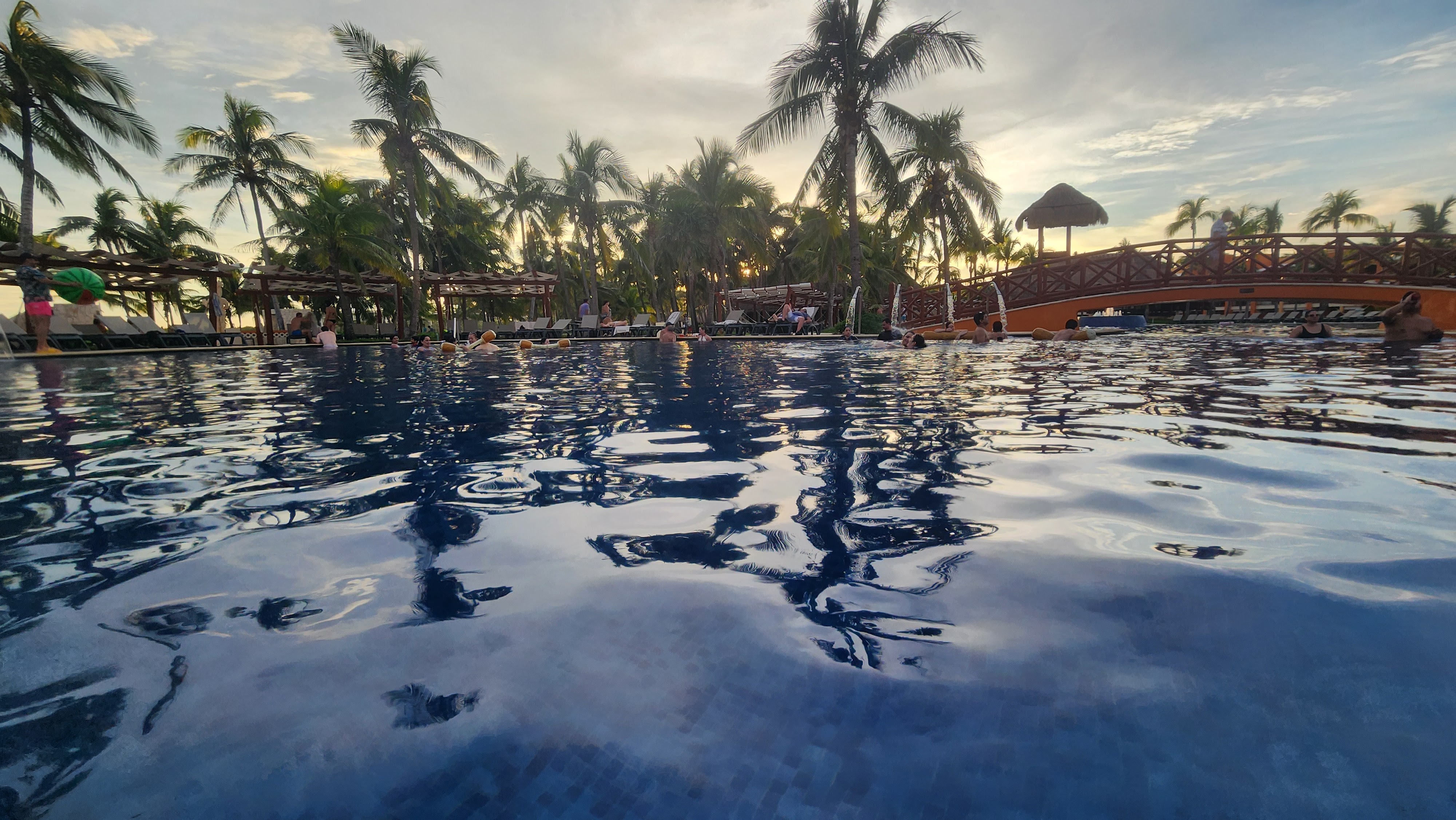 Captain Morgan Grill & Pool Bar image 8