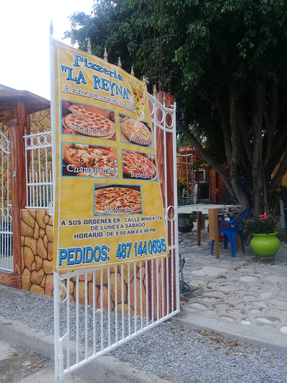 Pizzería La Reyna image 3