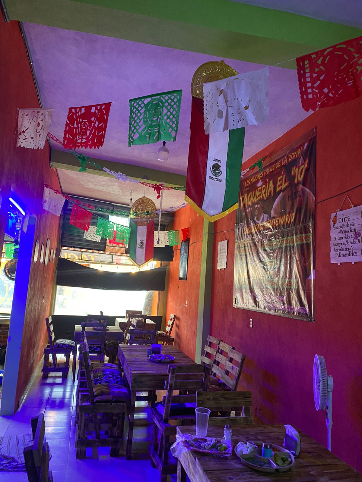 Taquería " El 10 " Sucursal CENTENARIO image 3