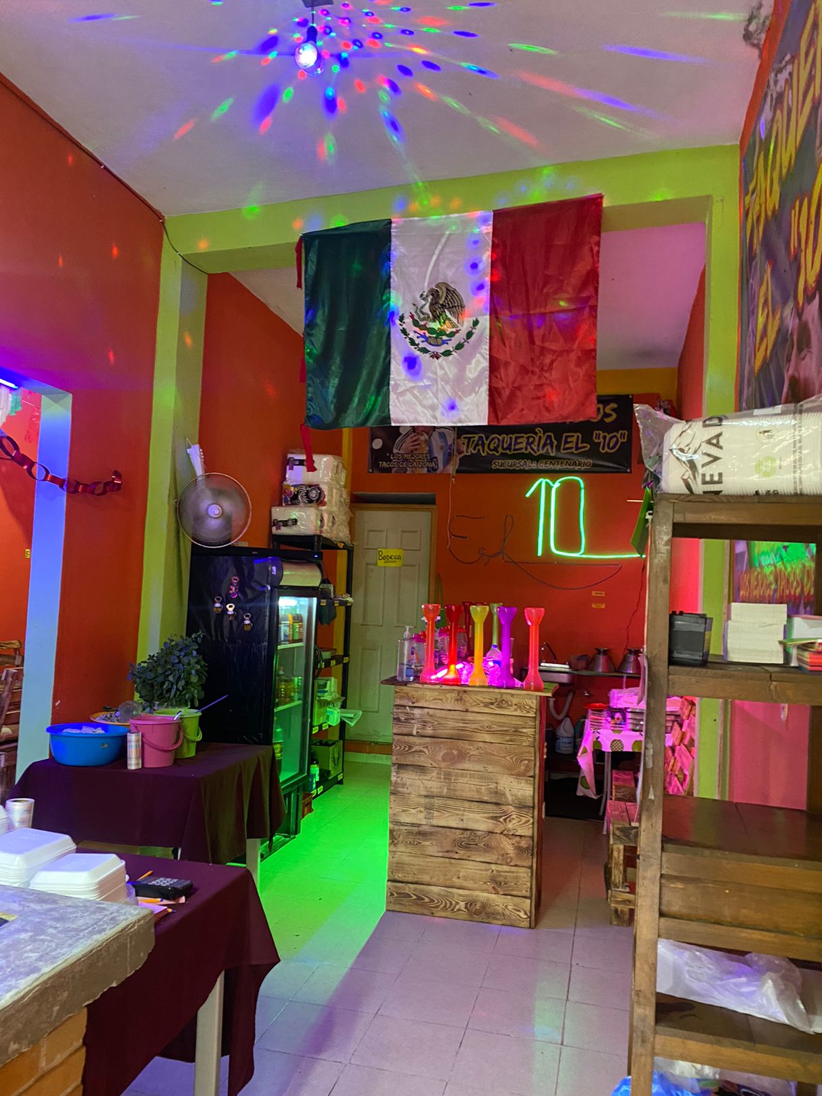 Taquería " El 10 " Sucursal CENTENARIO image 5
