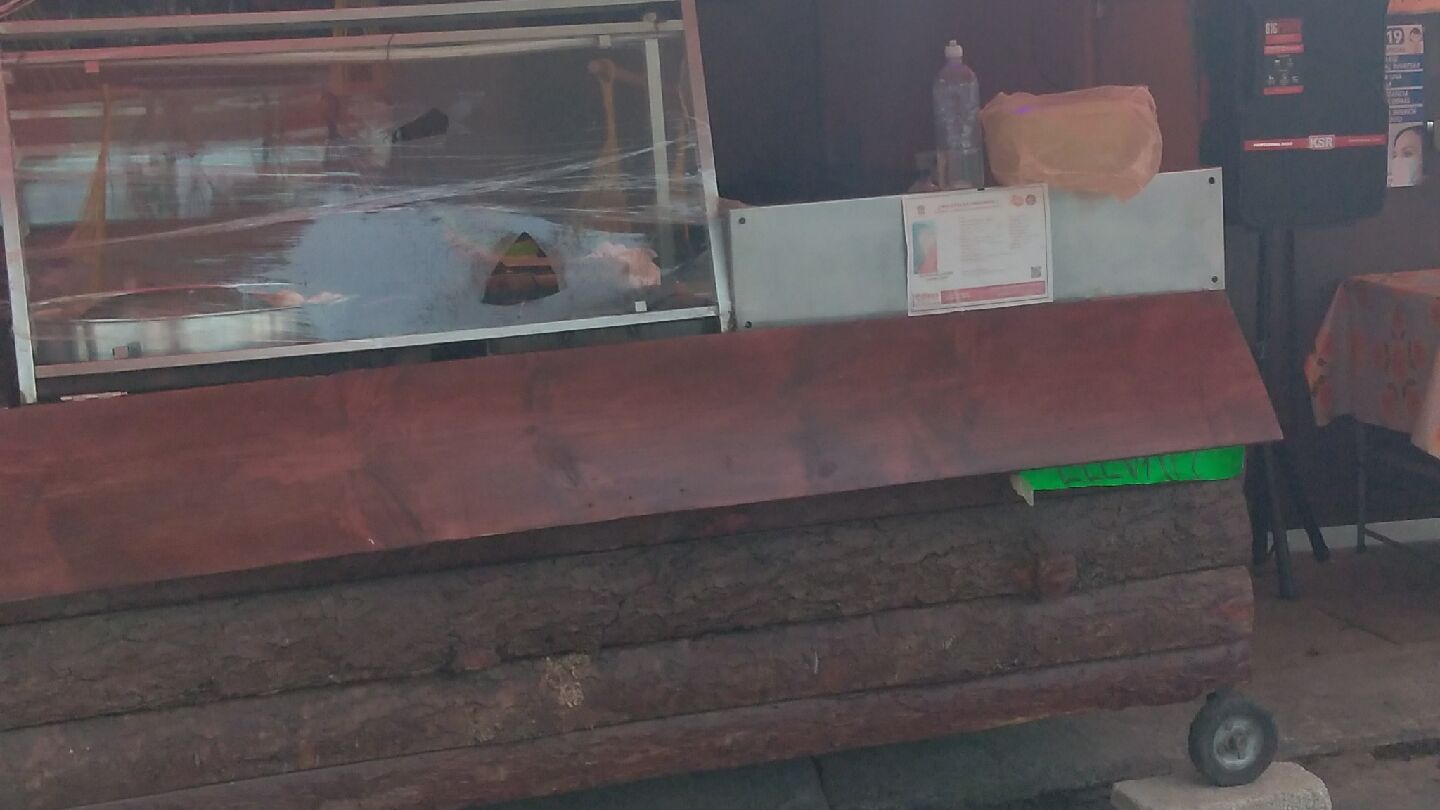 Taquería Los Perrones image 2