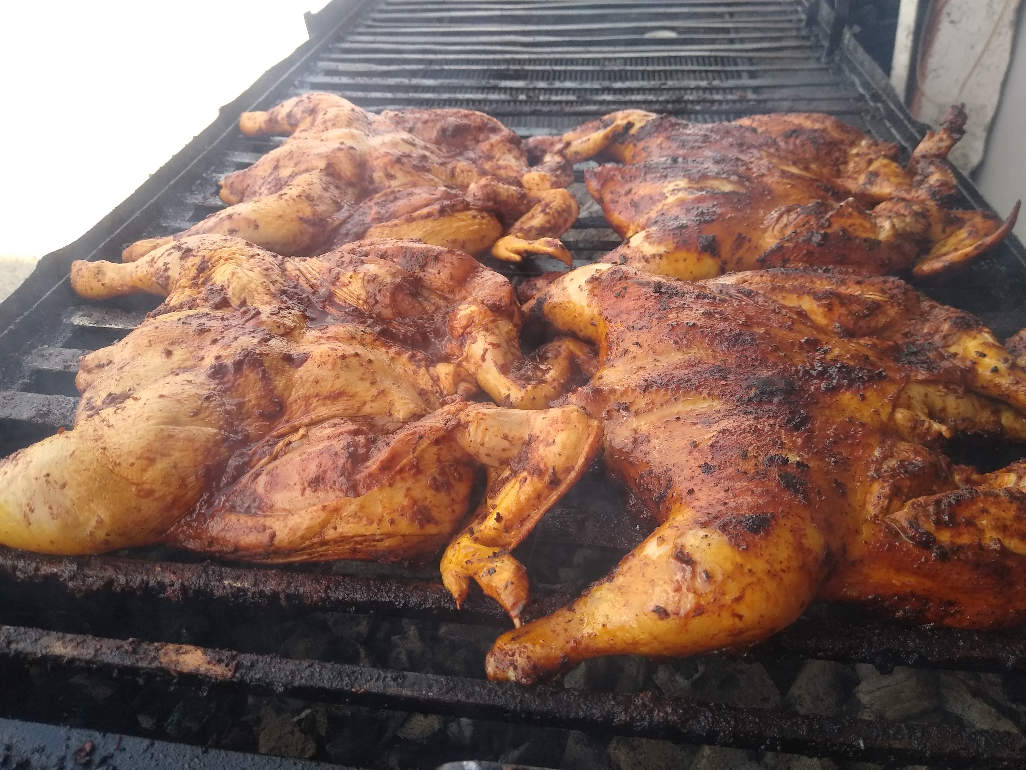 Chubby Chicks pollos asados al carbón image 1
