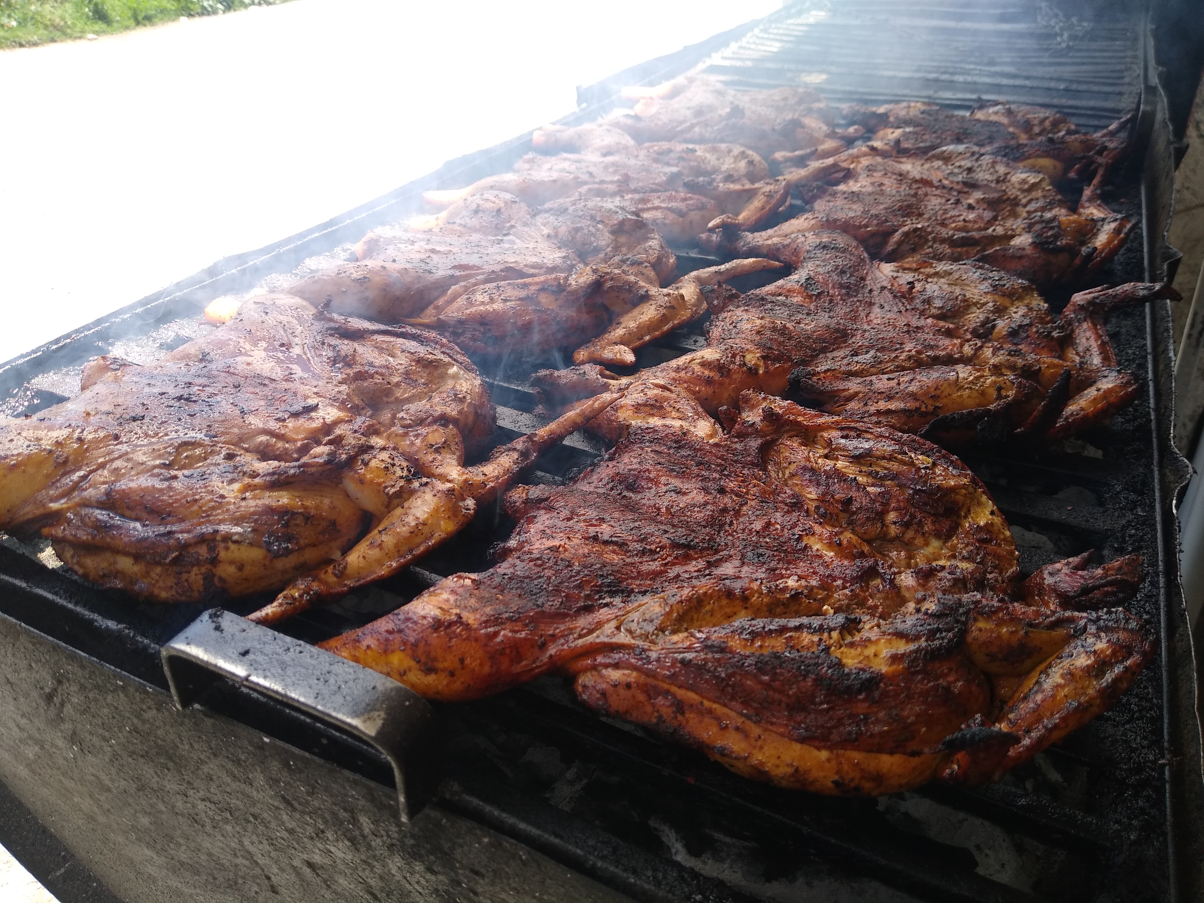 Chubby Chicks pollos asados al carbón image 2
