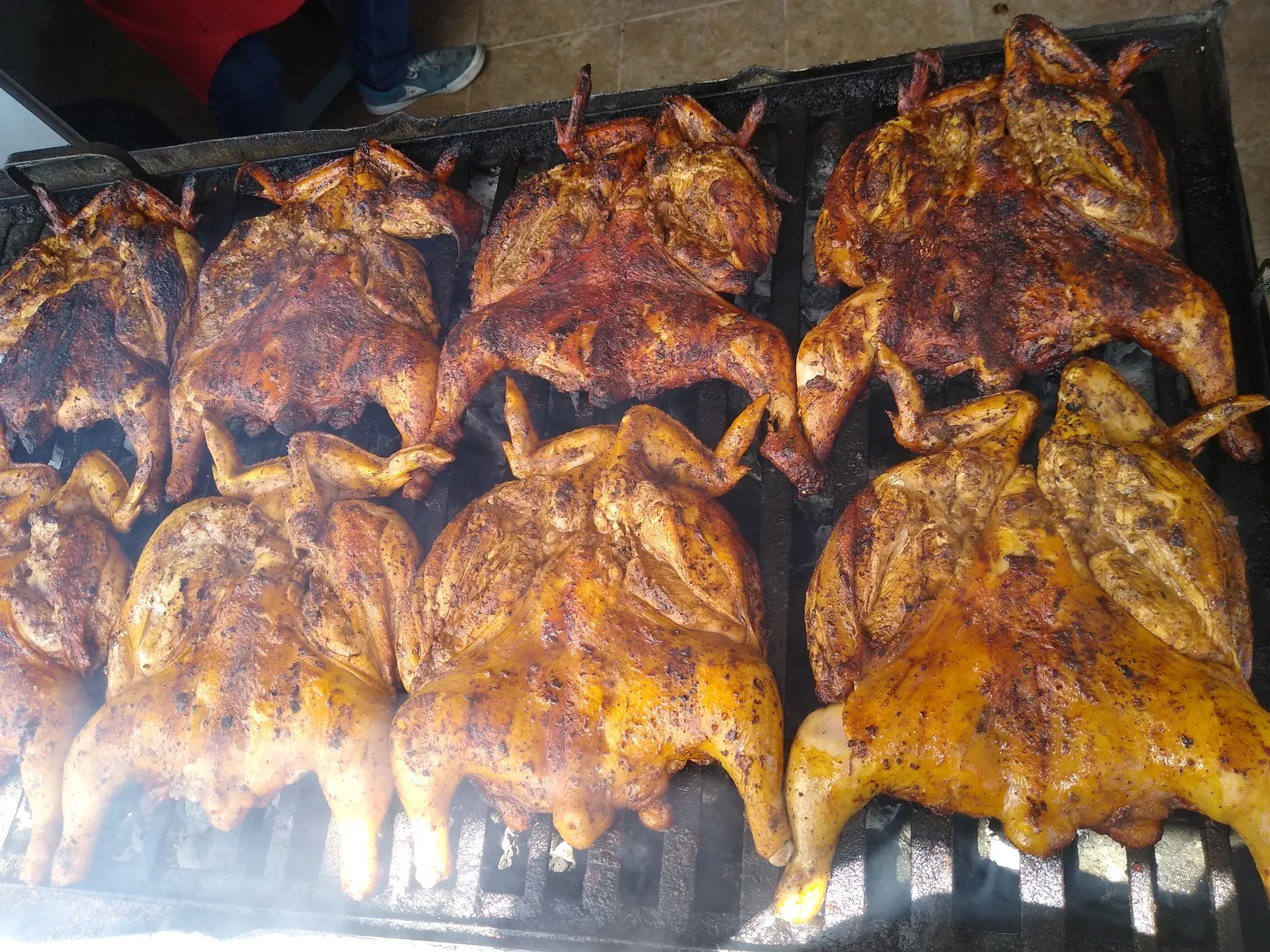 Chubby Chicks pollos asados al carbón image 7