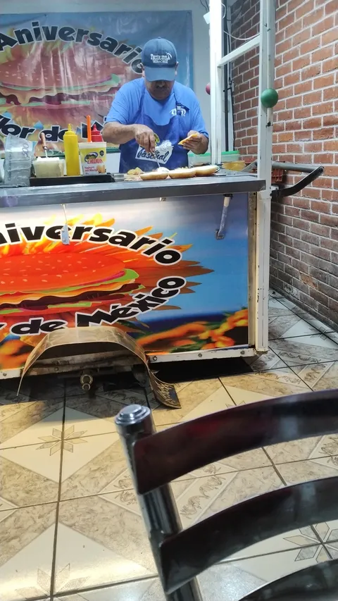Hamburguesas La Flor de México image 6