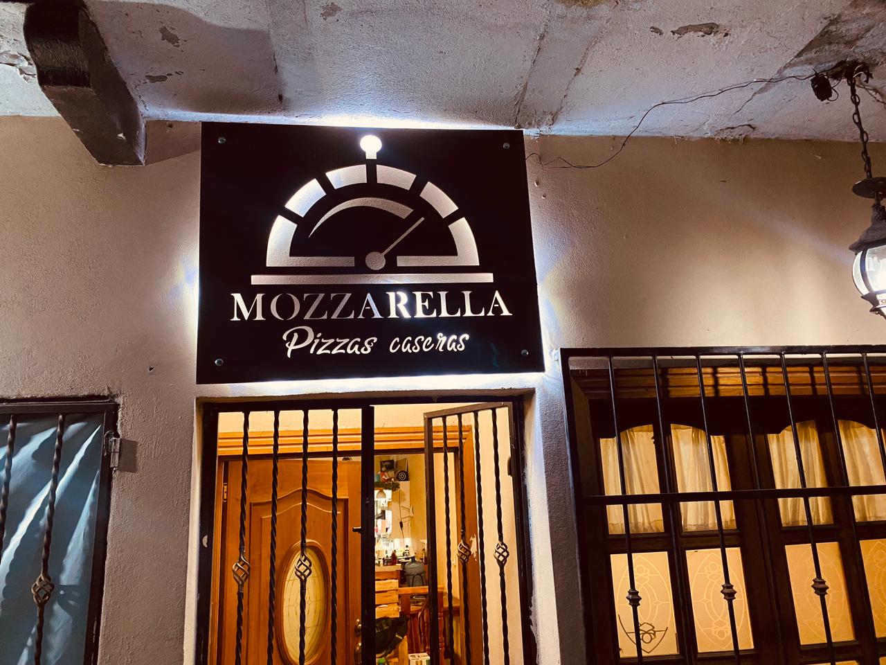 Pizzas MOZZARELLA image 4