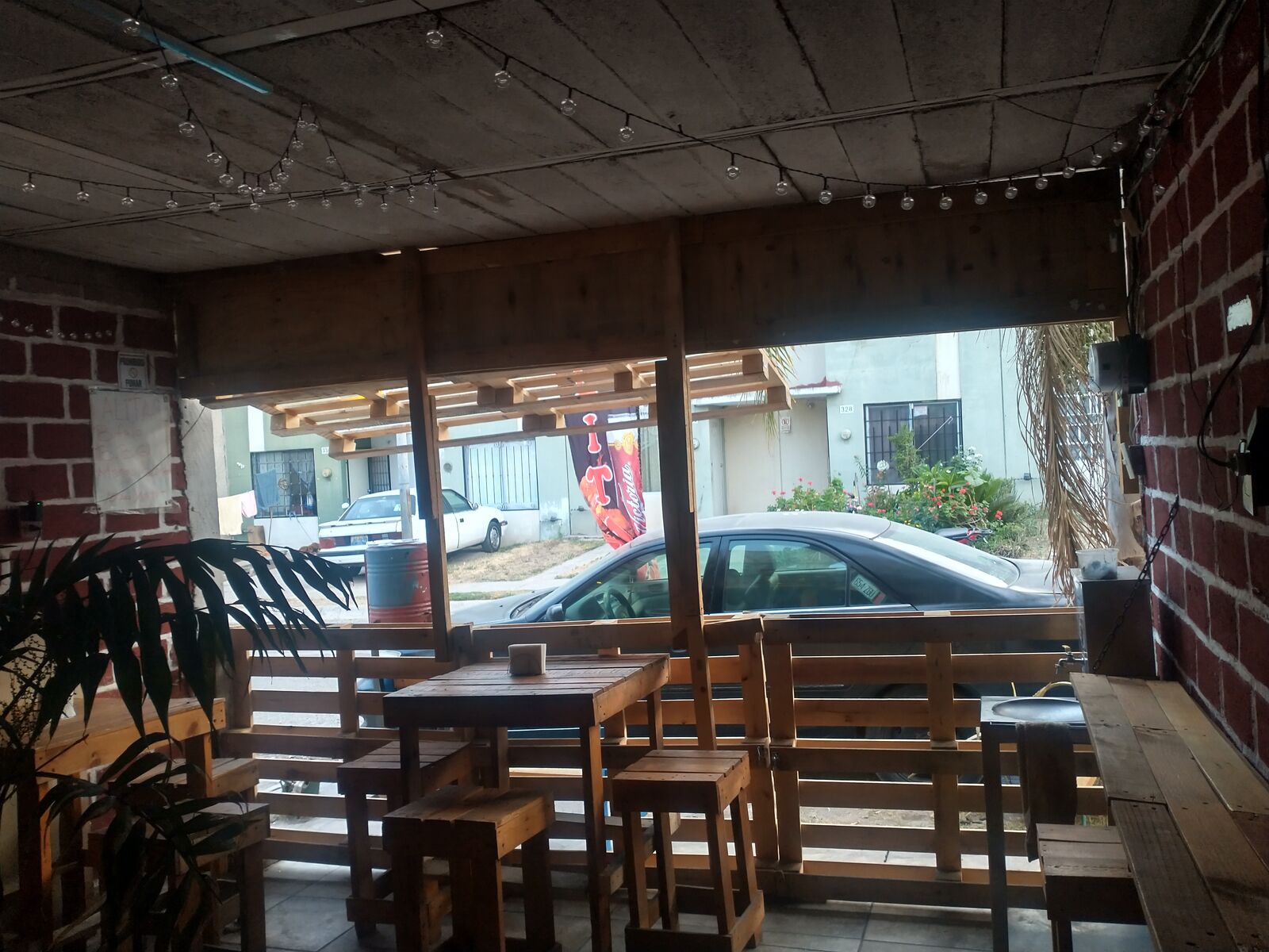 Romanos Wings image 4