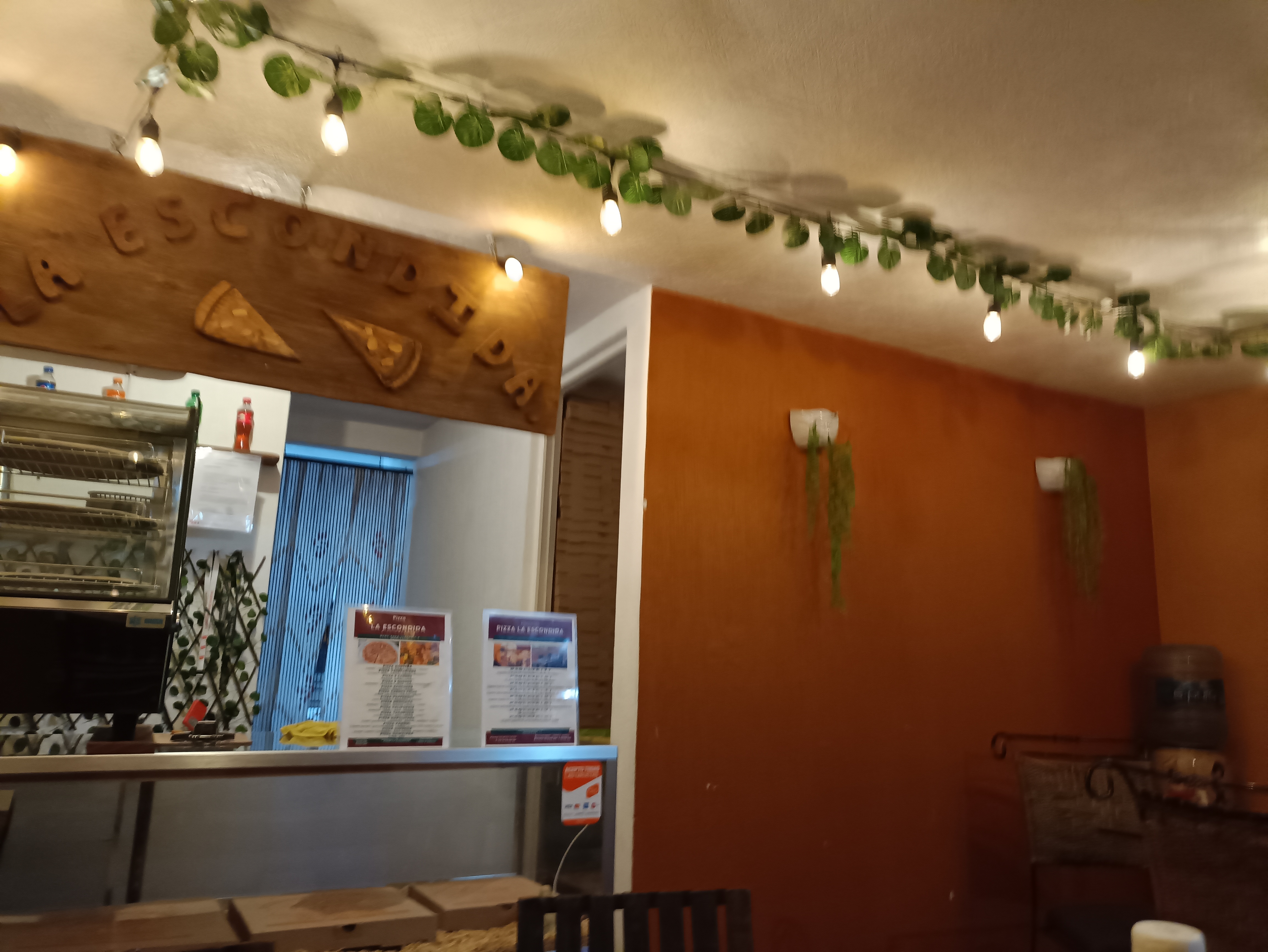 Pizzeria LA ESCONDIDA image 9