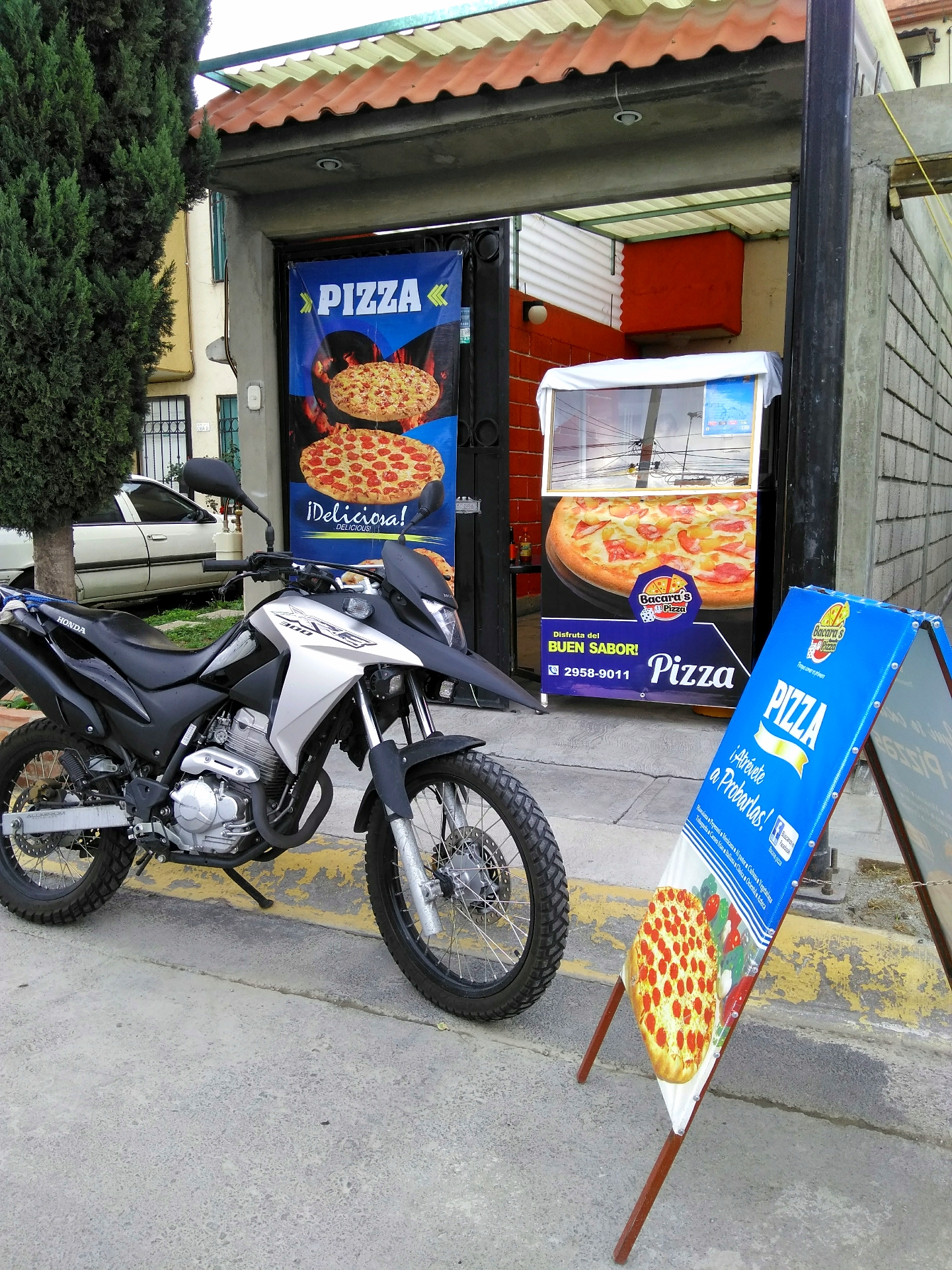 Bacara´s Pizza image 10