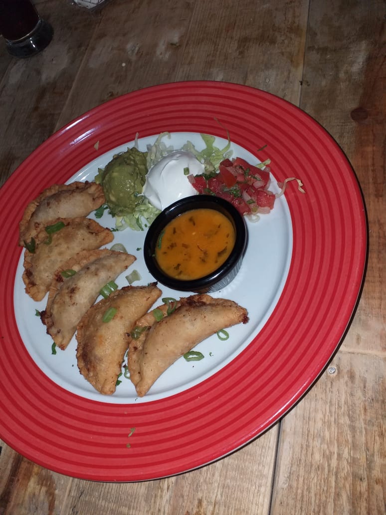 D'MOLIS RESTAURANT image 3