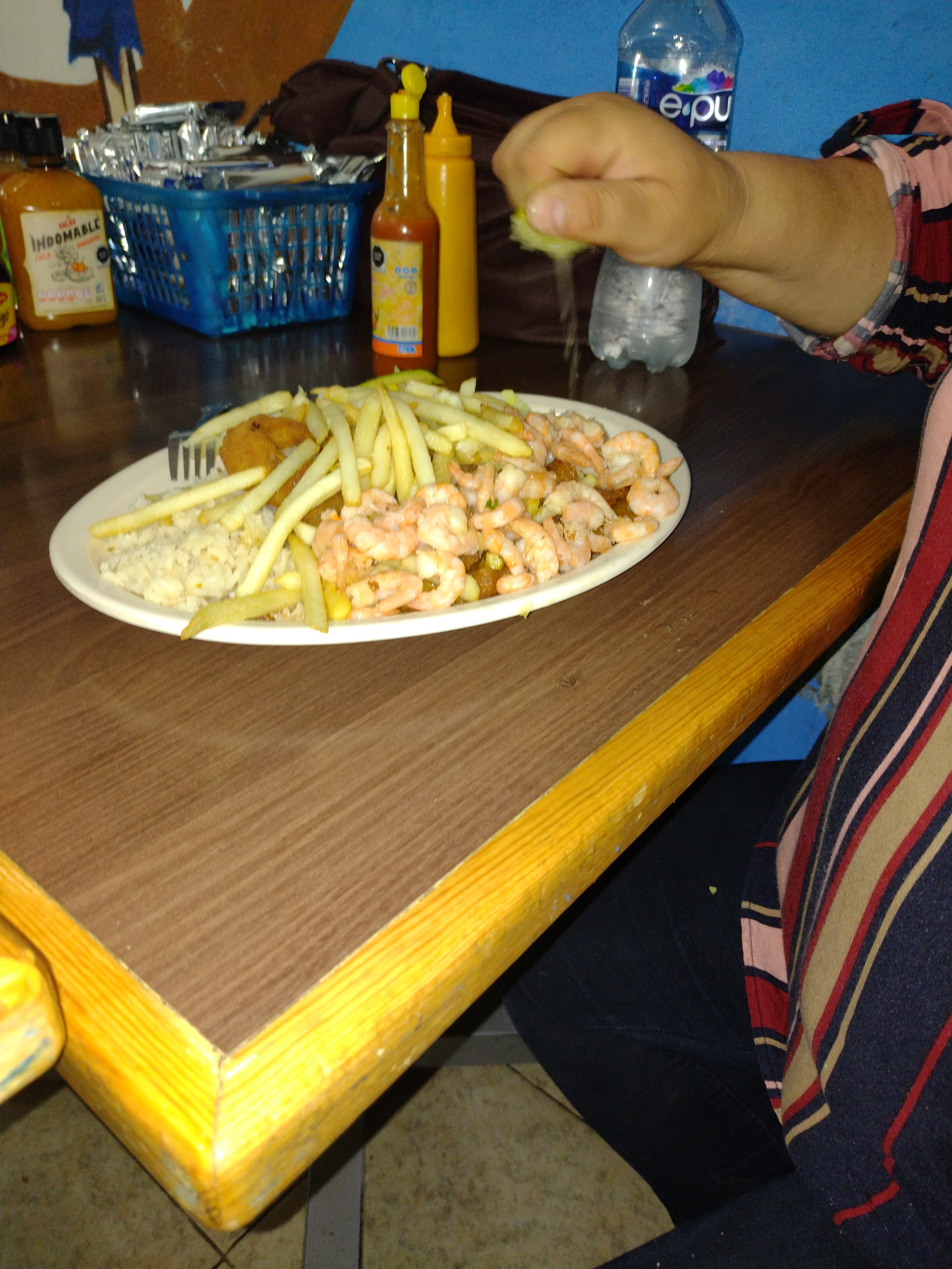 Mariscos El Perla Negra image 9