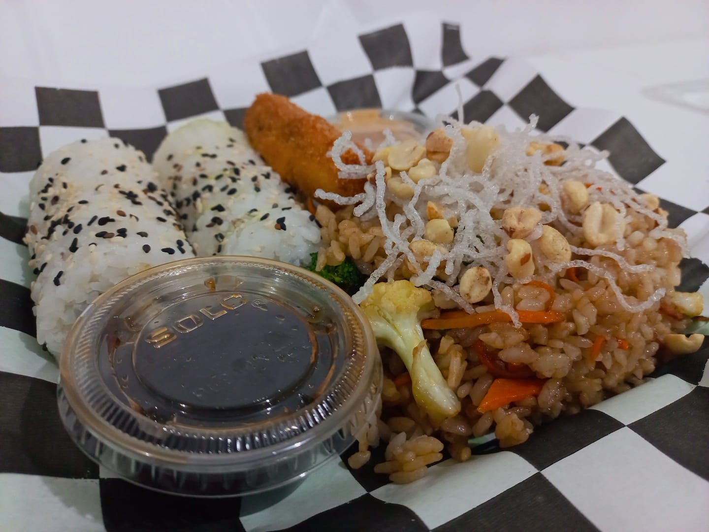 Mr Shark Roll image 5