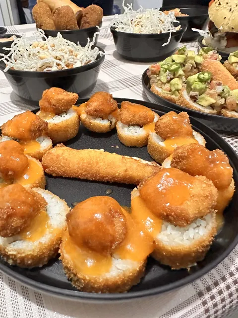Mr Shark Roll image 7