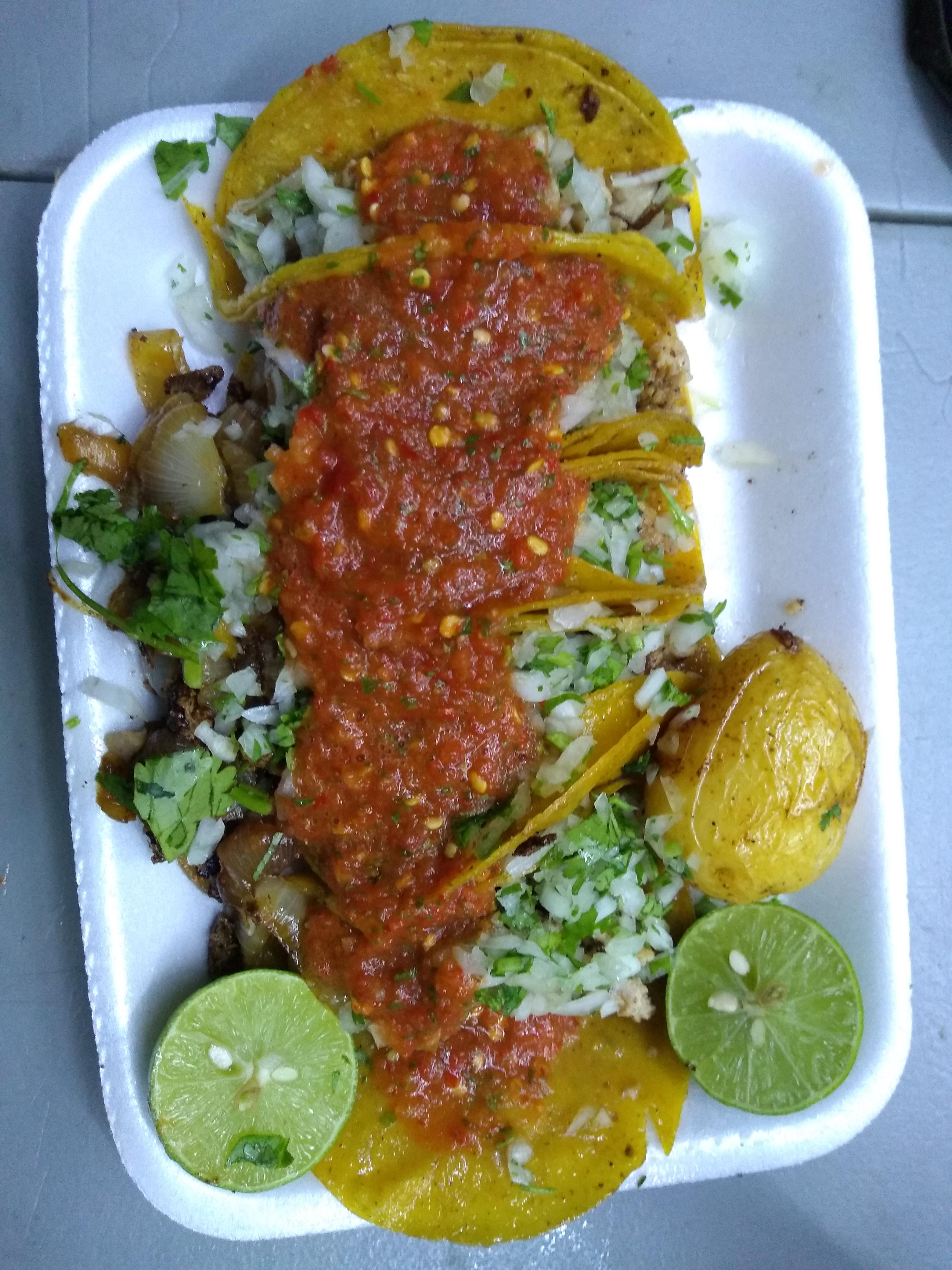 Tacos El Güero image 1