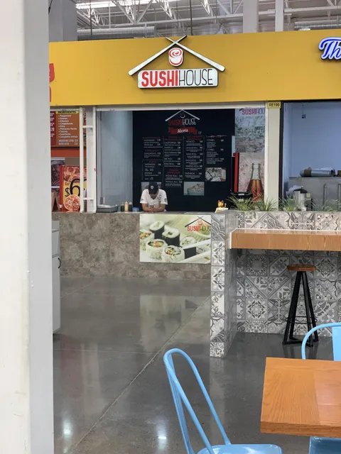 Sushi House image 2