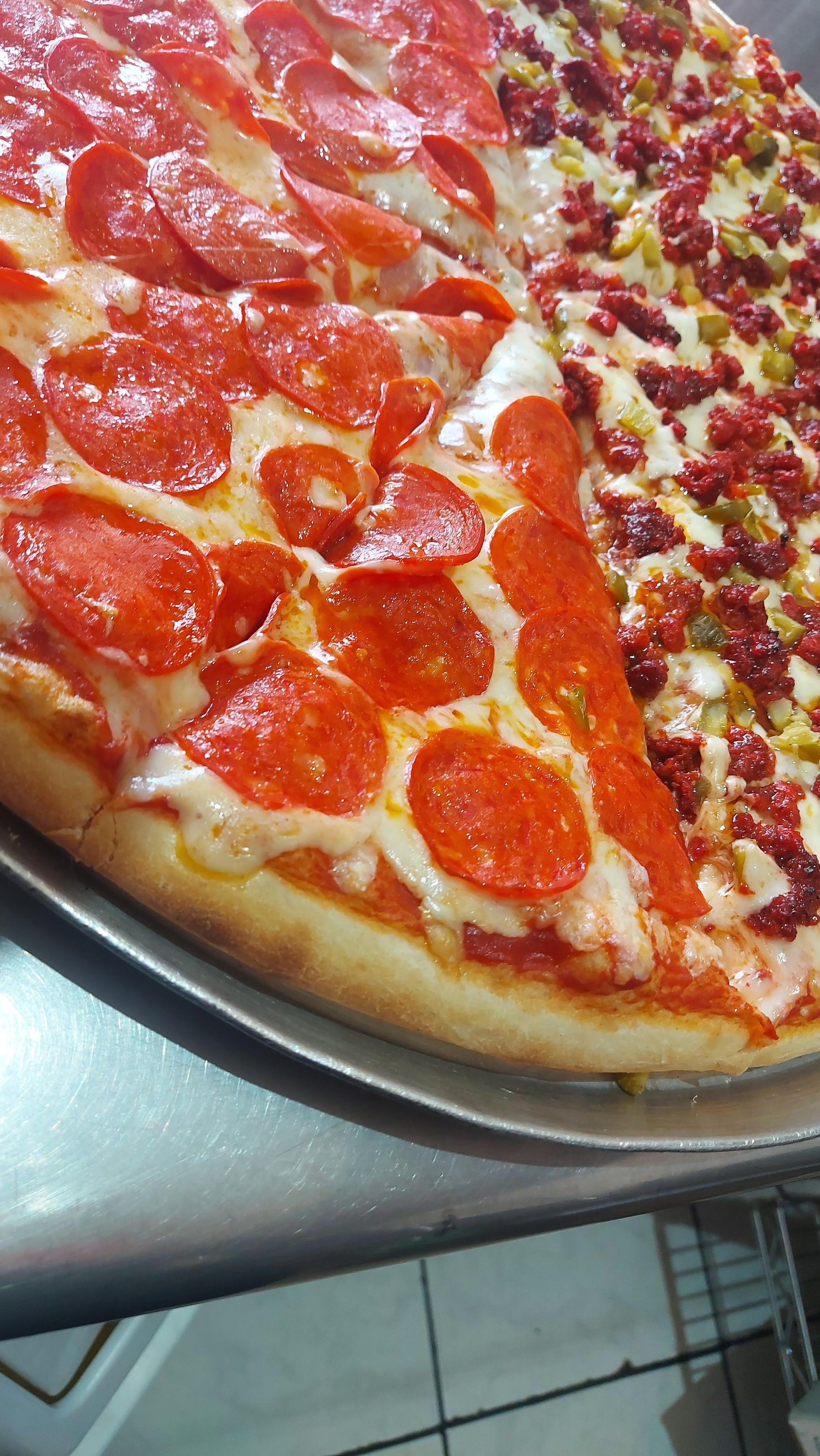 Chucho's Pizza image 3