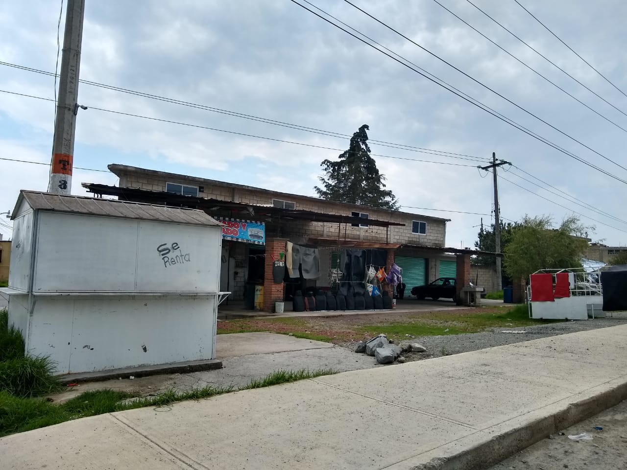 Tacos Pérez de pollo costilla chorizo bistek al carbon image 3