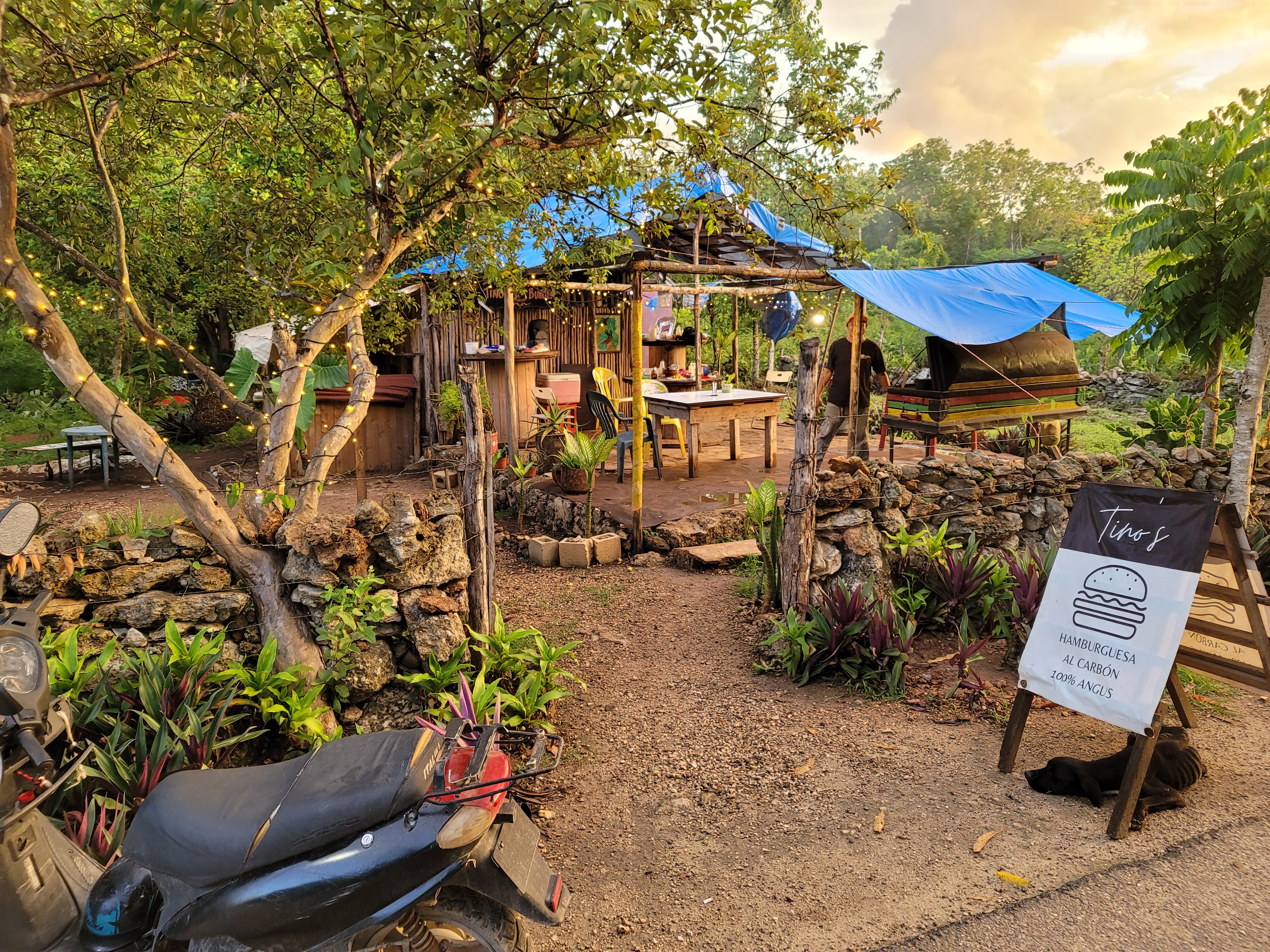 Tino's Burguer image 2