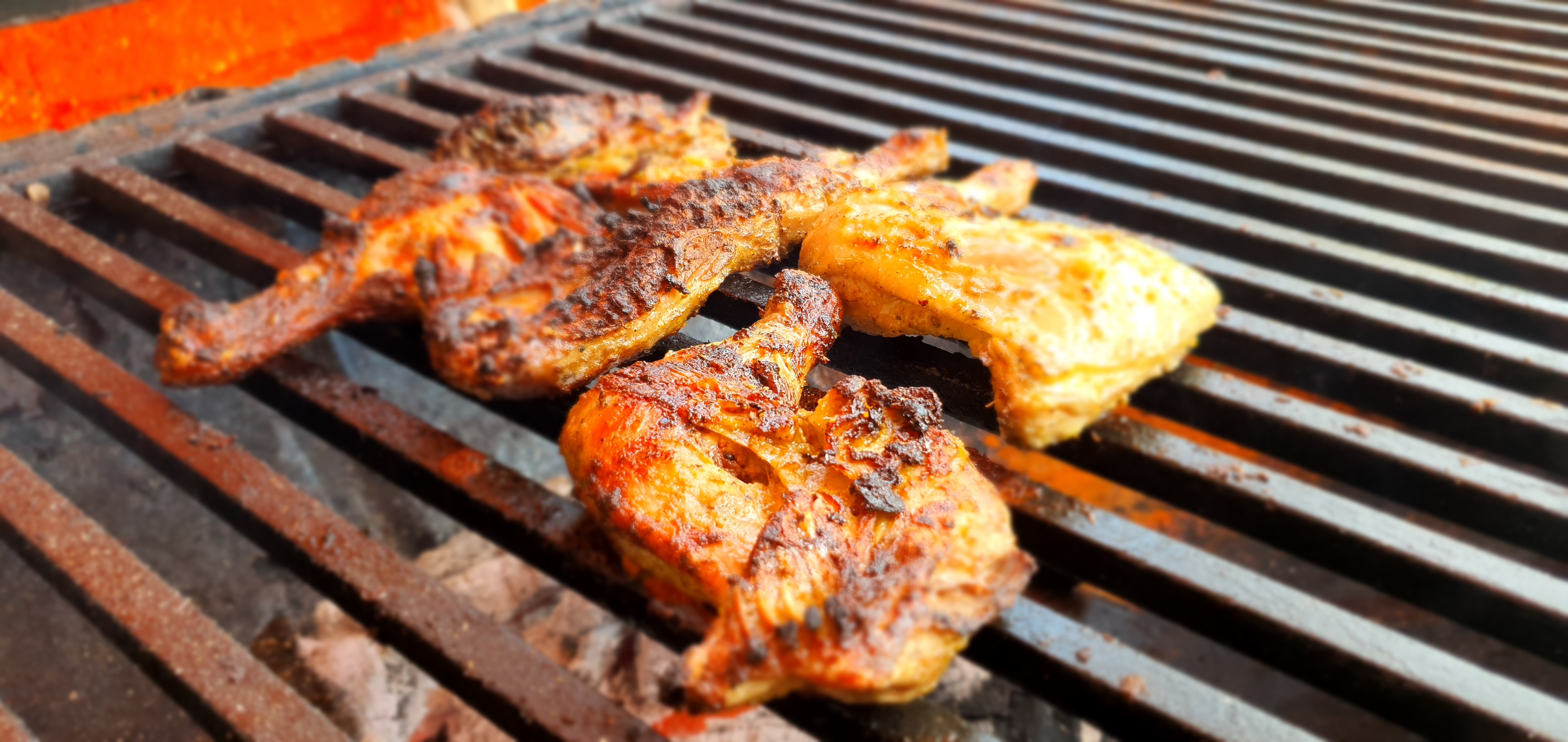 LA LEONA "POLLOS A LA PARRILLA" image 1
