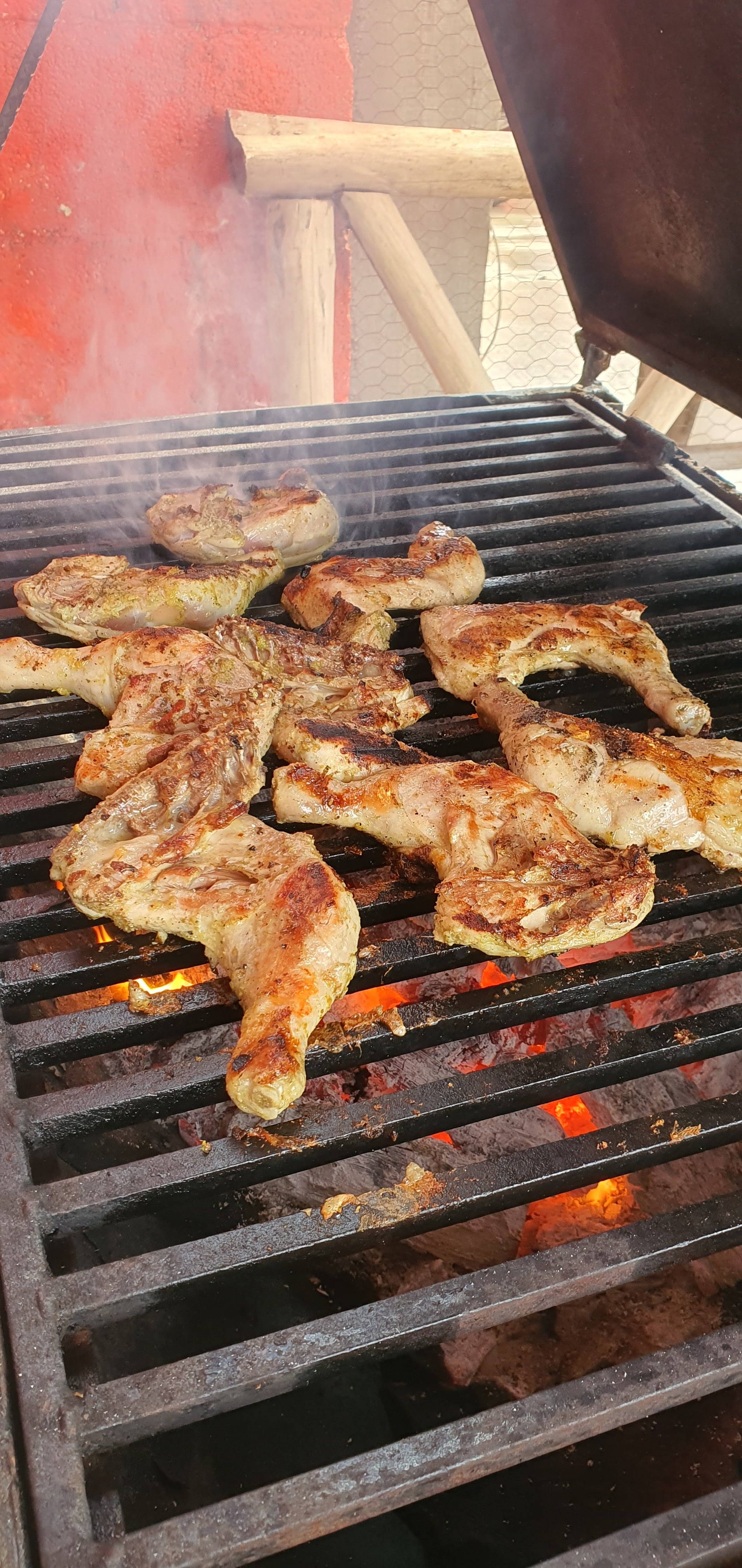 LA LEONA "POLLOS A LA PARRILLA" image 5