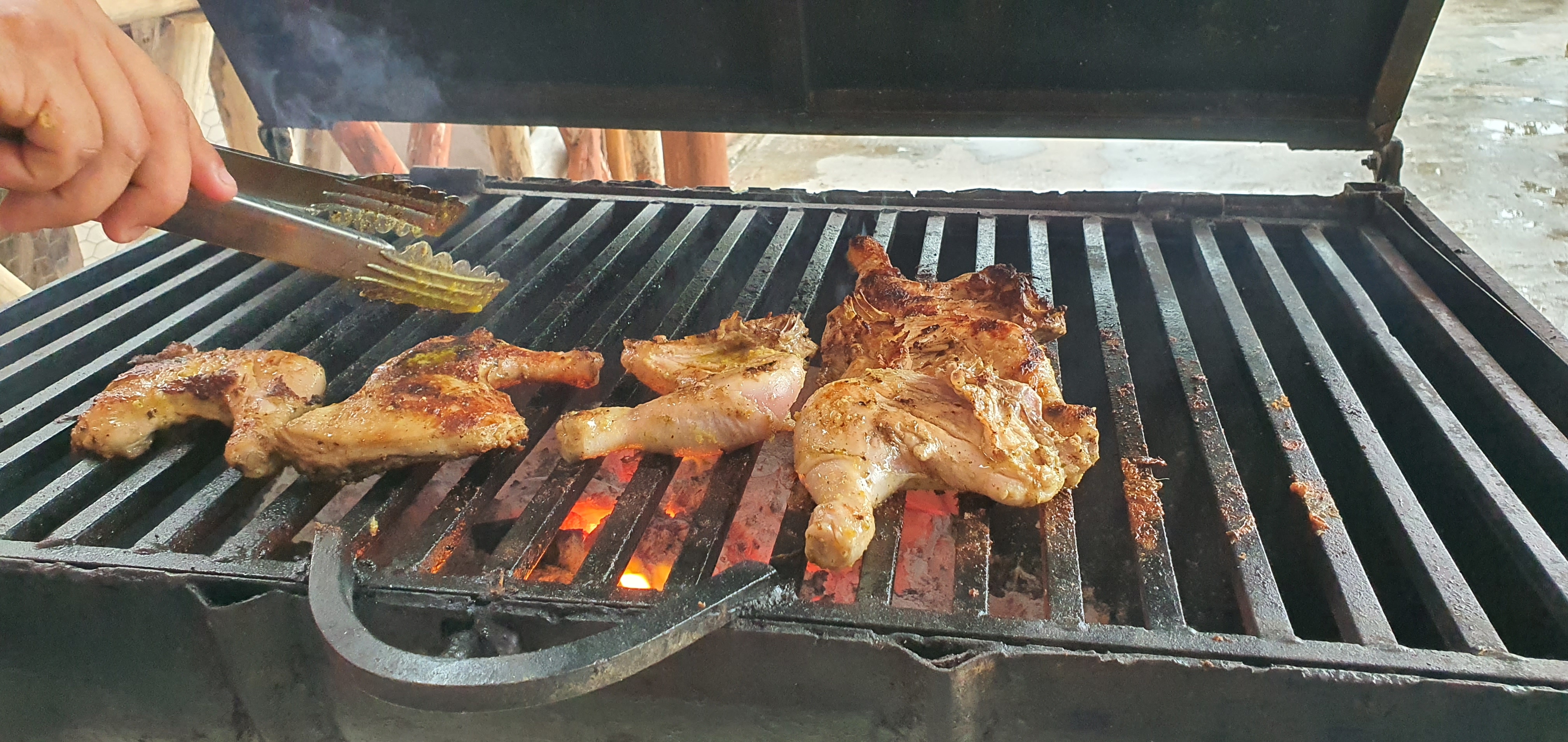 LA LEONA "POLLOS A LA PARRILLA" image 8