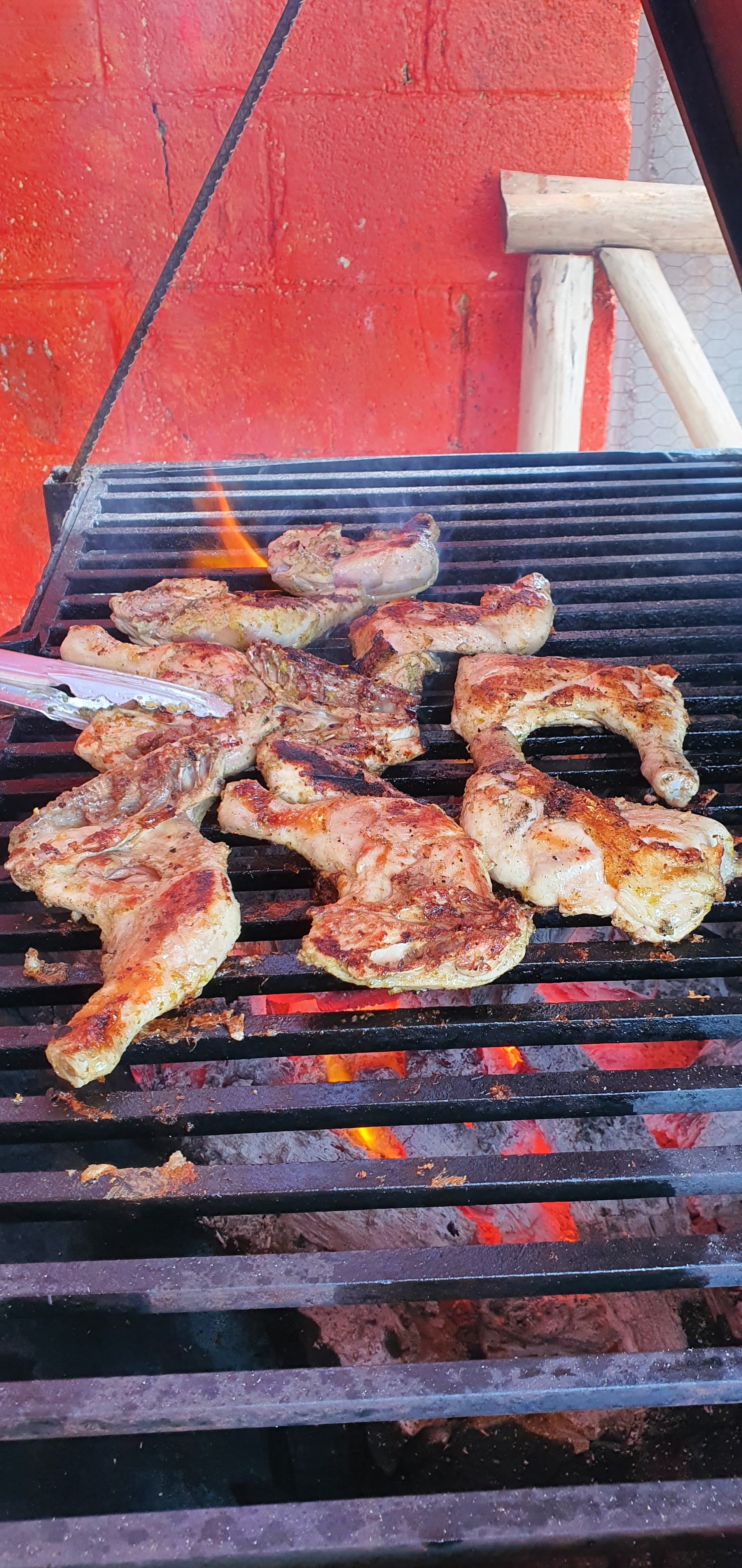 LA LEONA "POLLOS A LA PARRILLA" image 10
