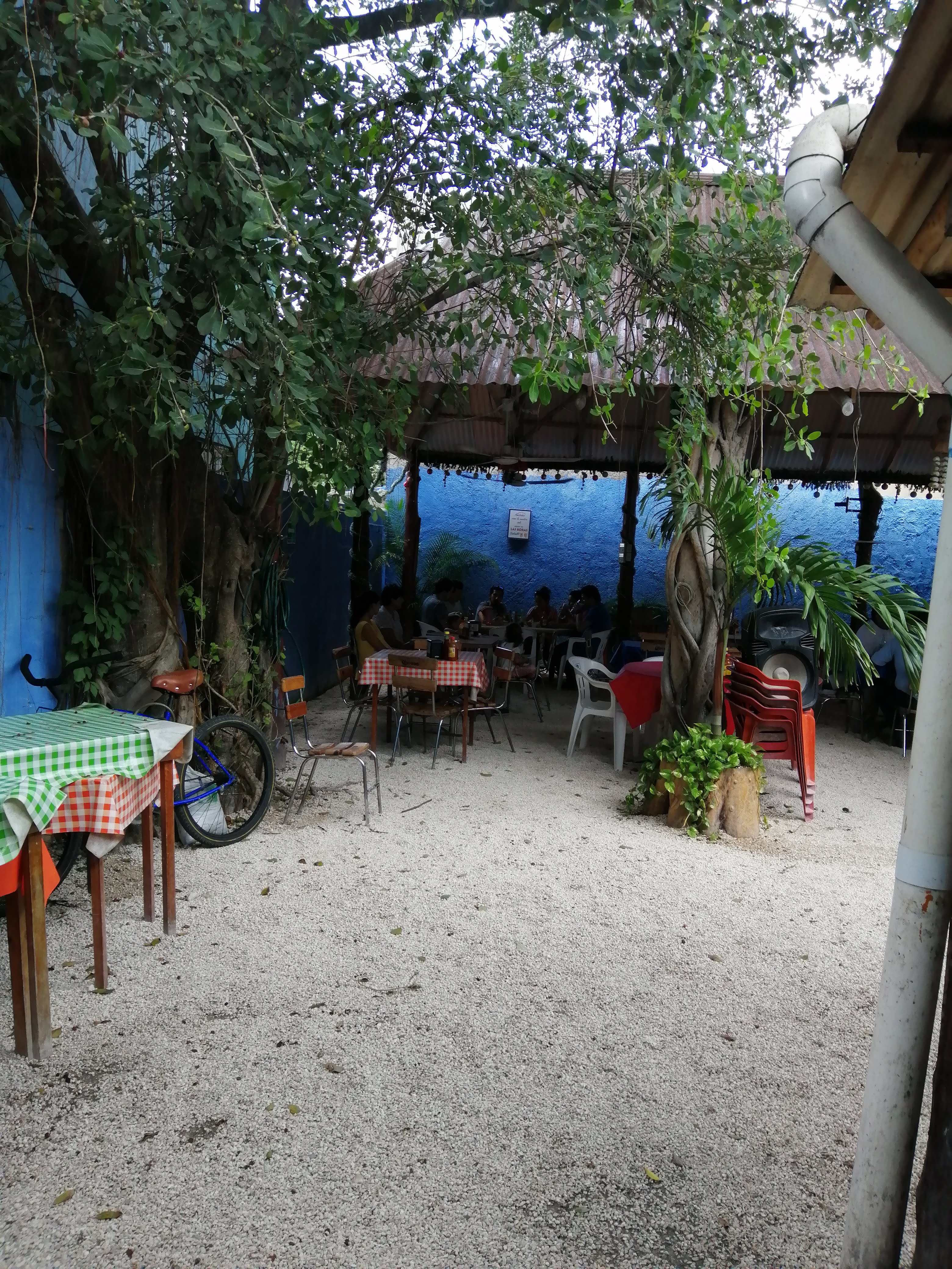 RESTAURANTE FAMILIAR LOS KORAS image 1