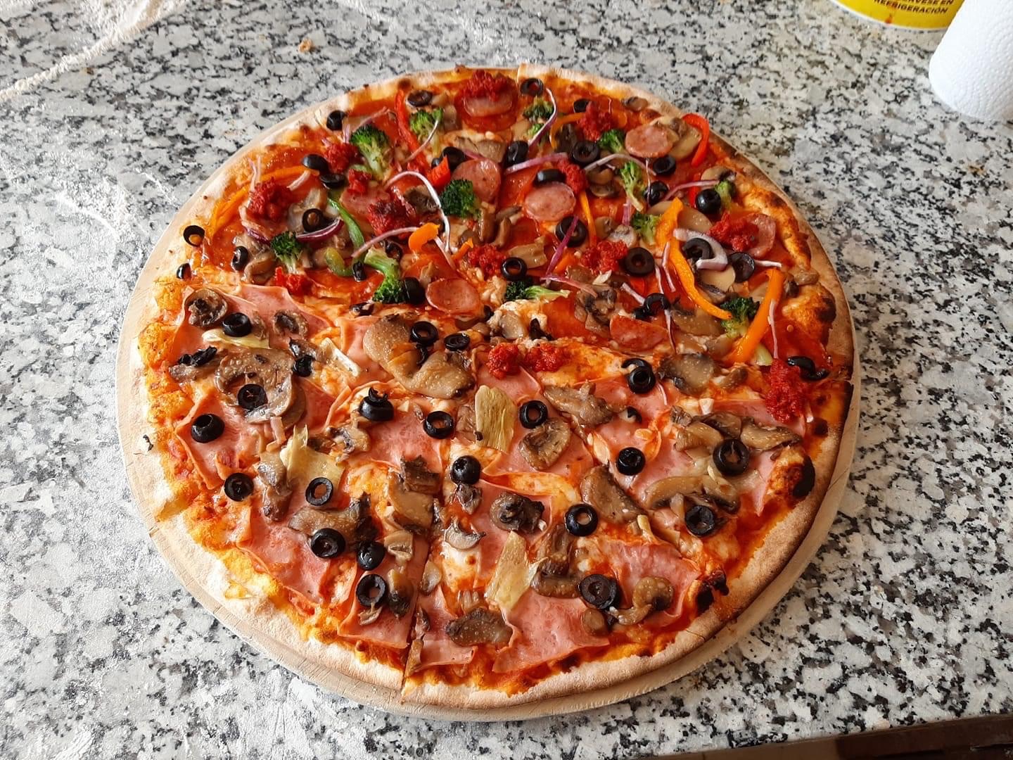 Pizzería Mozzarella Cuanala image 1