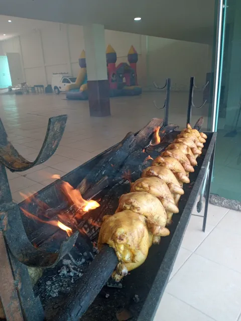 POLLOS A LA LEÑA "DON TOMY" image 3